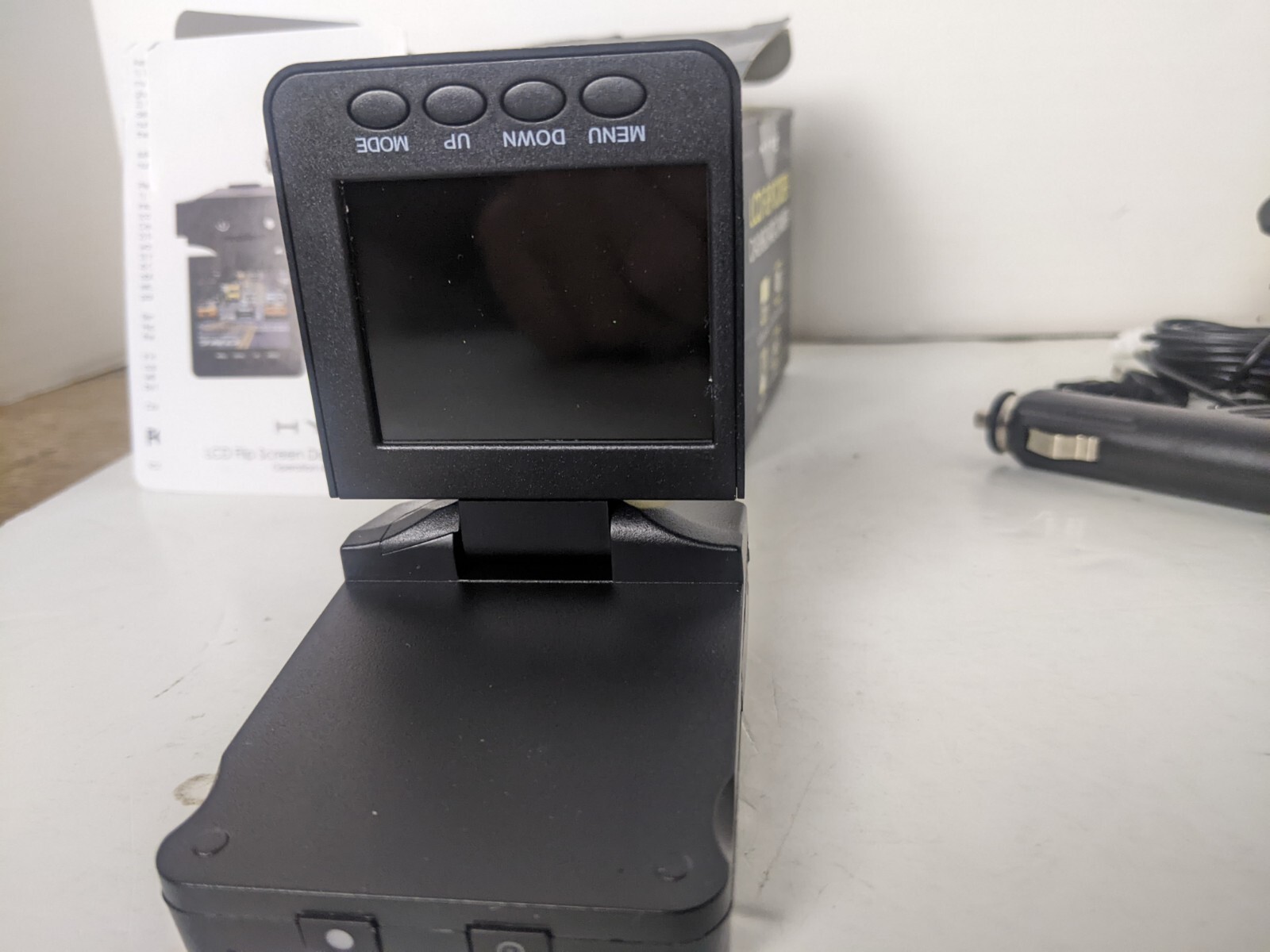 HYPE LCD flip screen dashboard camera 720 p. LCD Screen 2.4"
