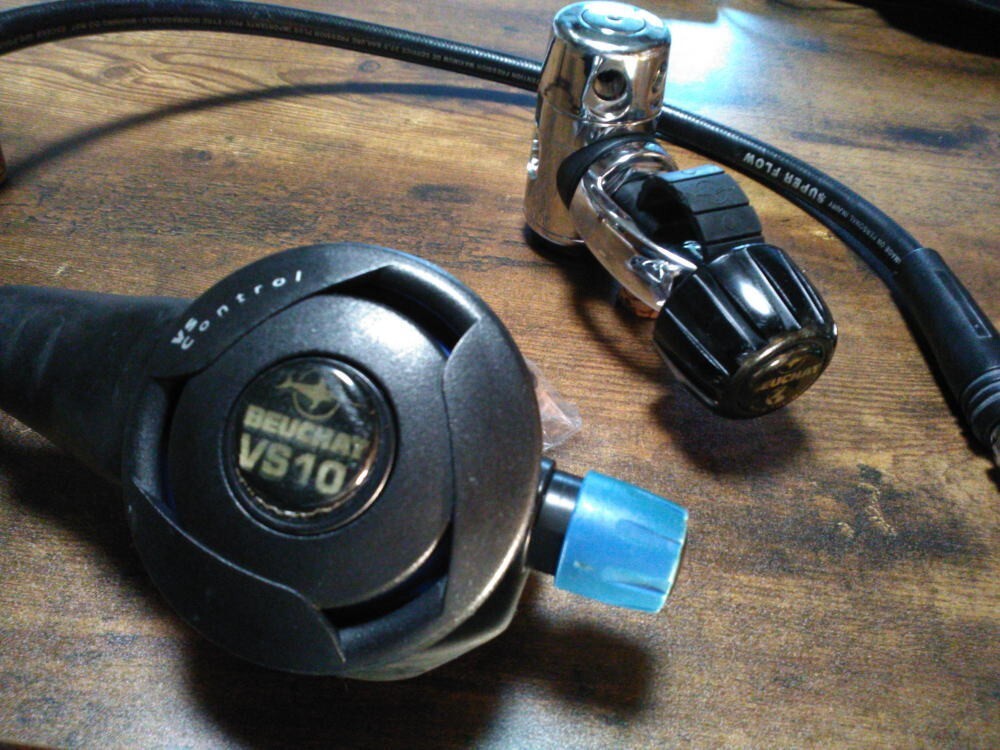 BEUCHAT VS-10 ADJUSTABLE / 941372 SCUBA DIVING REGULATOR.
