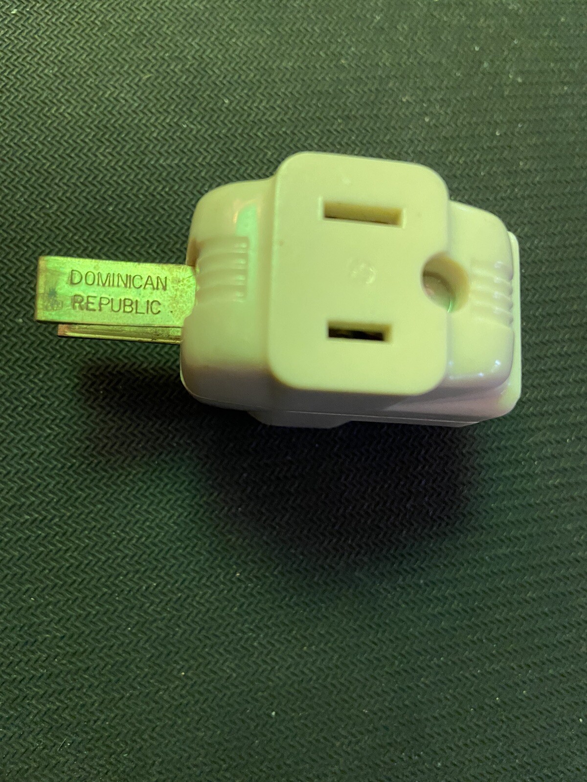 Vintage Bakelite Dominician Republic Triple Outlet Afapter Ivory 15A 225V