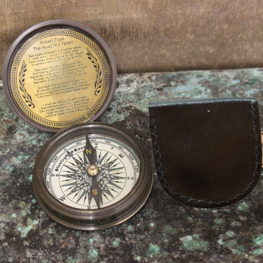 MARINE   ANTIQUE DESK POEM COMPASS IN  LEATHER CASE  Robert Frost