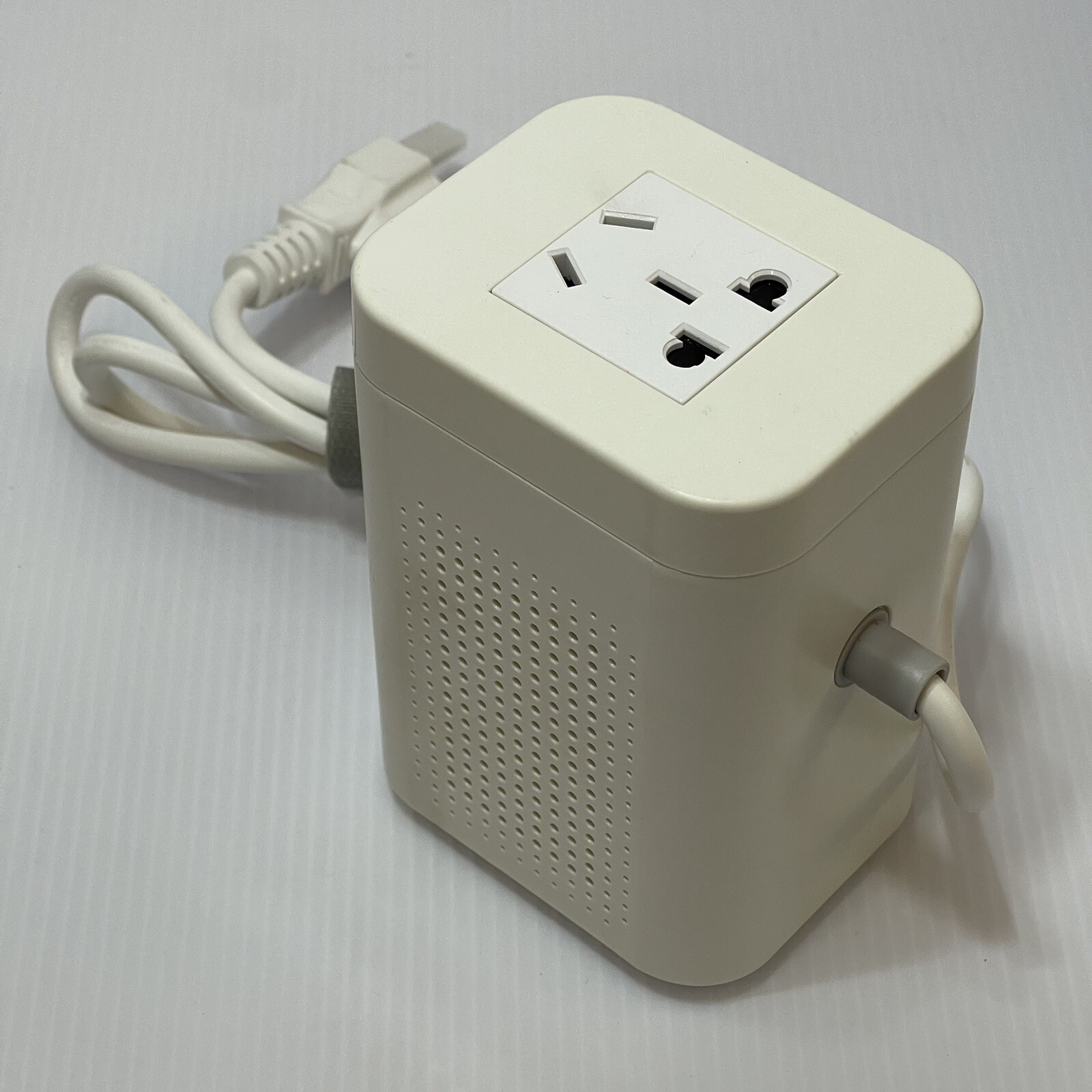 ShunHong SHJY 200VA Power Transformer Converter 110V-220V White Brand New