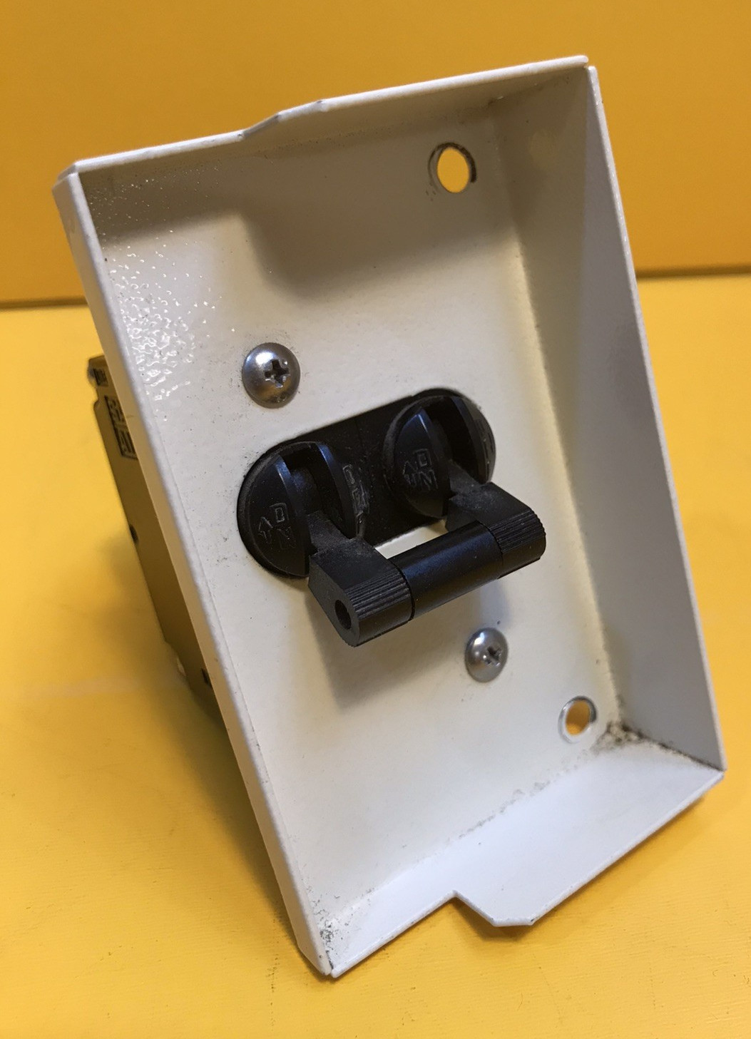 Noritsu V-30 Main Breaker Switch w/ Mounting Frame 15 amp 250v Hz 50/60 I022096