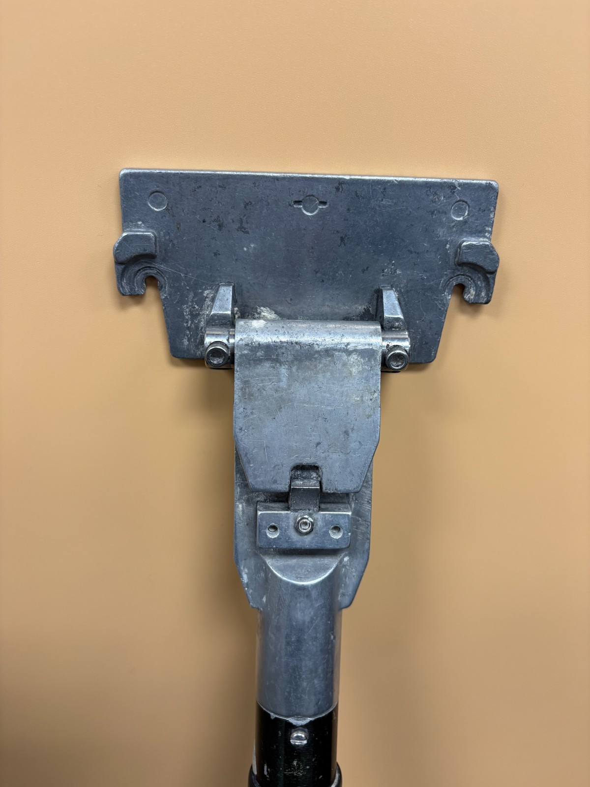 level 5 dry wall flat box long extension handle 40"