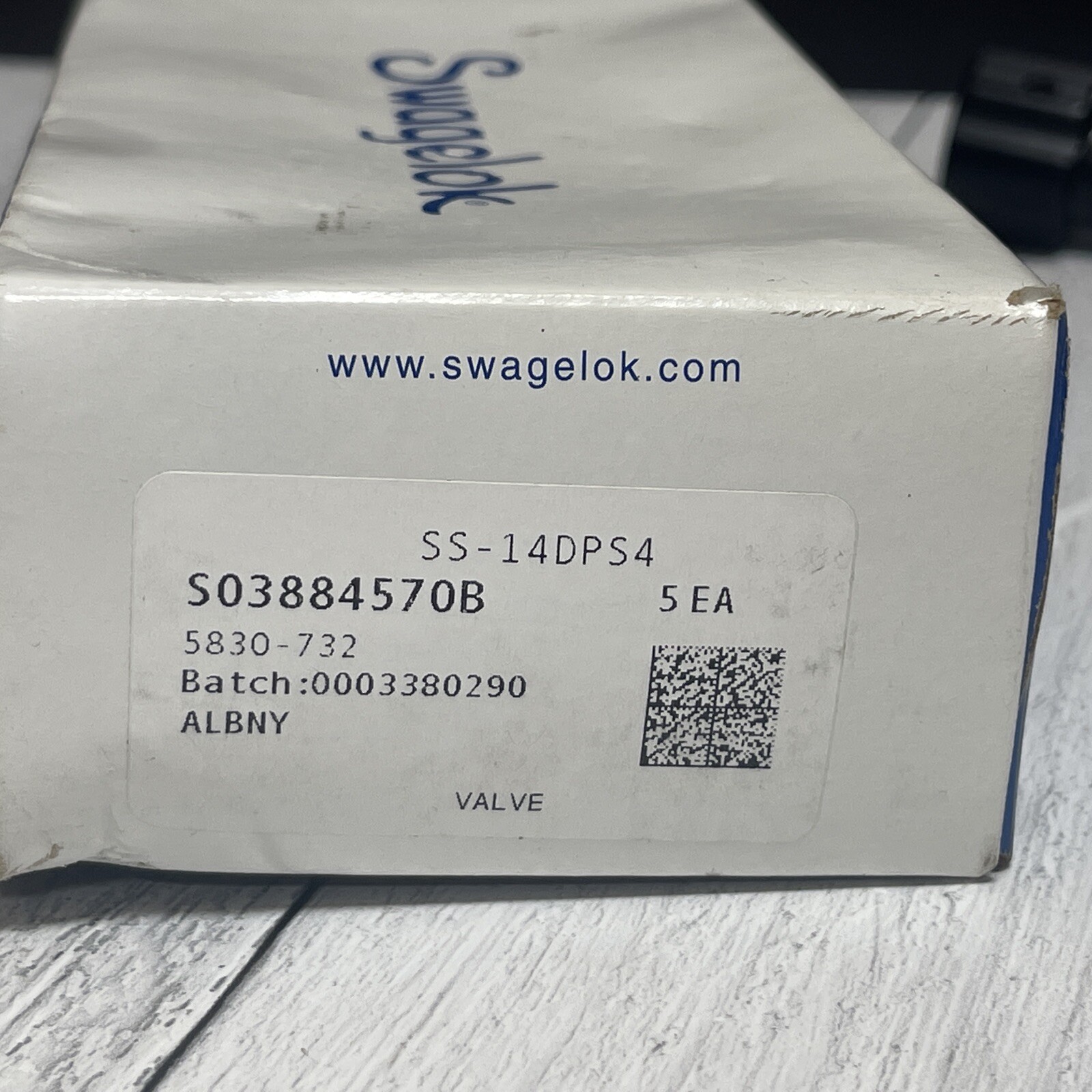 Swagelok SS-14DPS4 Integral Bonnet Nonrotating Stem Valve