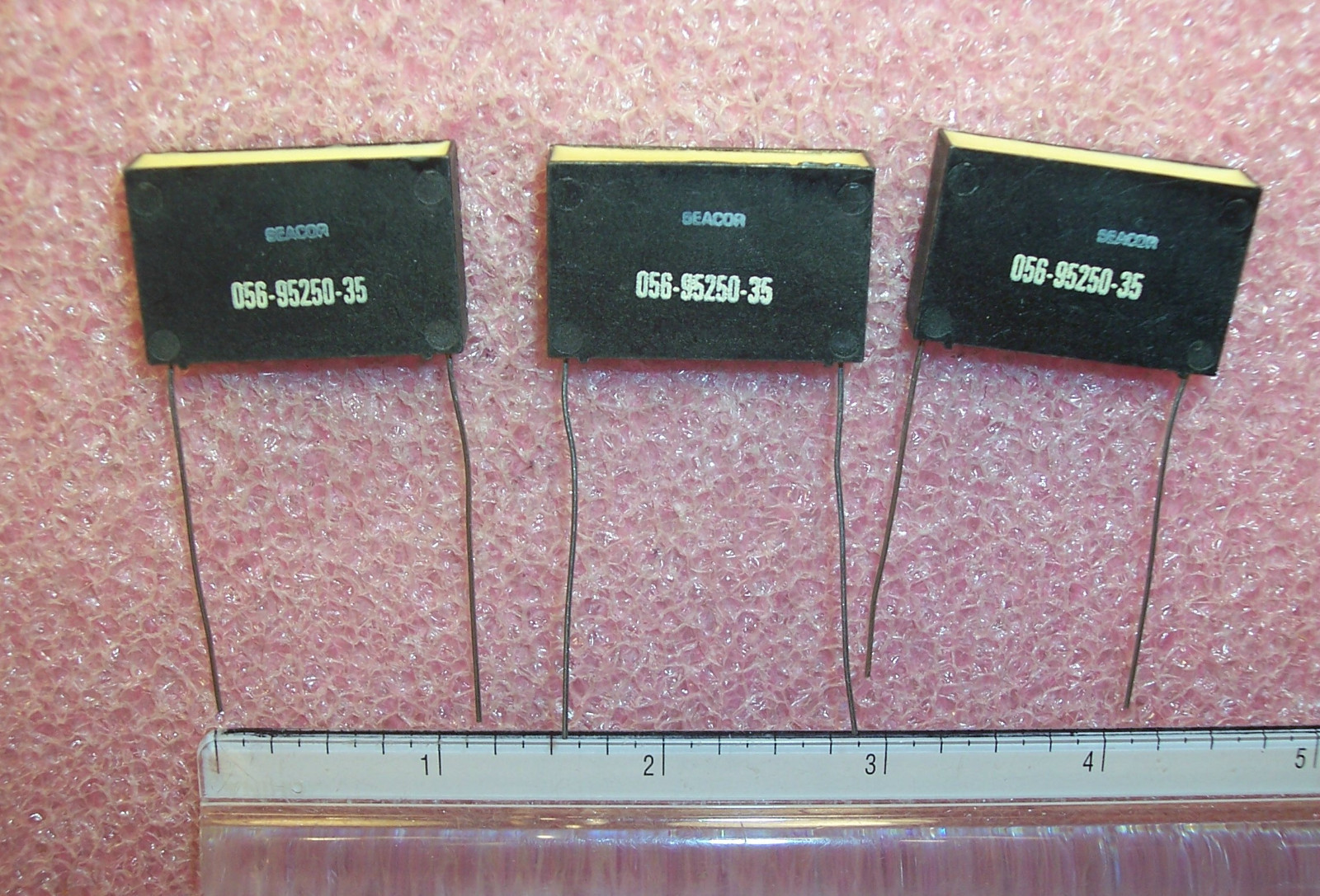 QTY (10) .25uf 400V 10% RADIAL FILM CAPACITORS 056-95250-35 SEACOR NOS