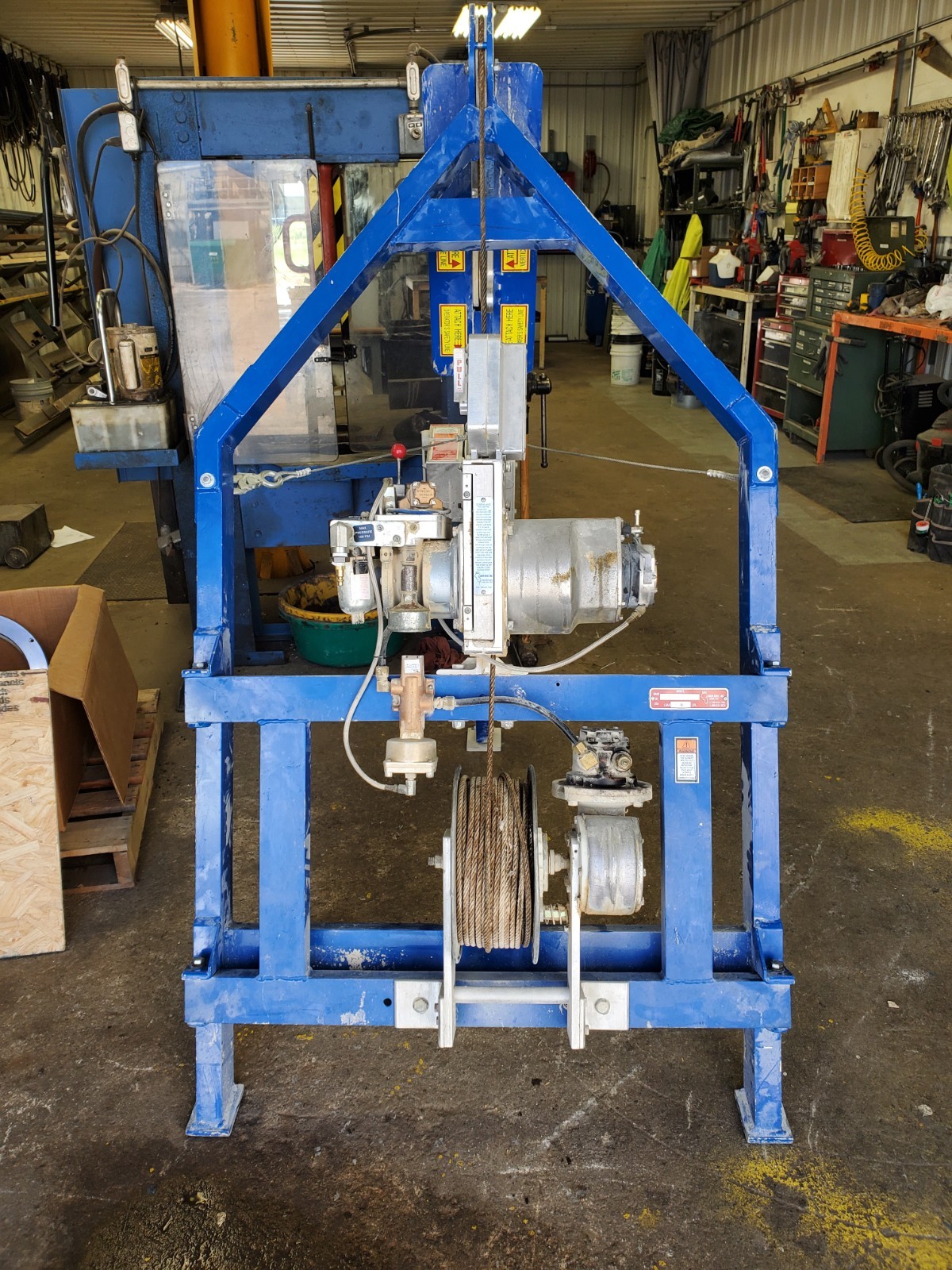 Lisbon Hoist Model 139-301
