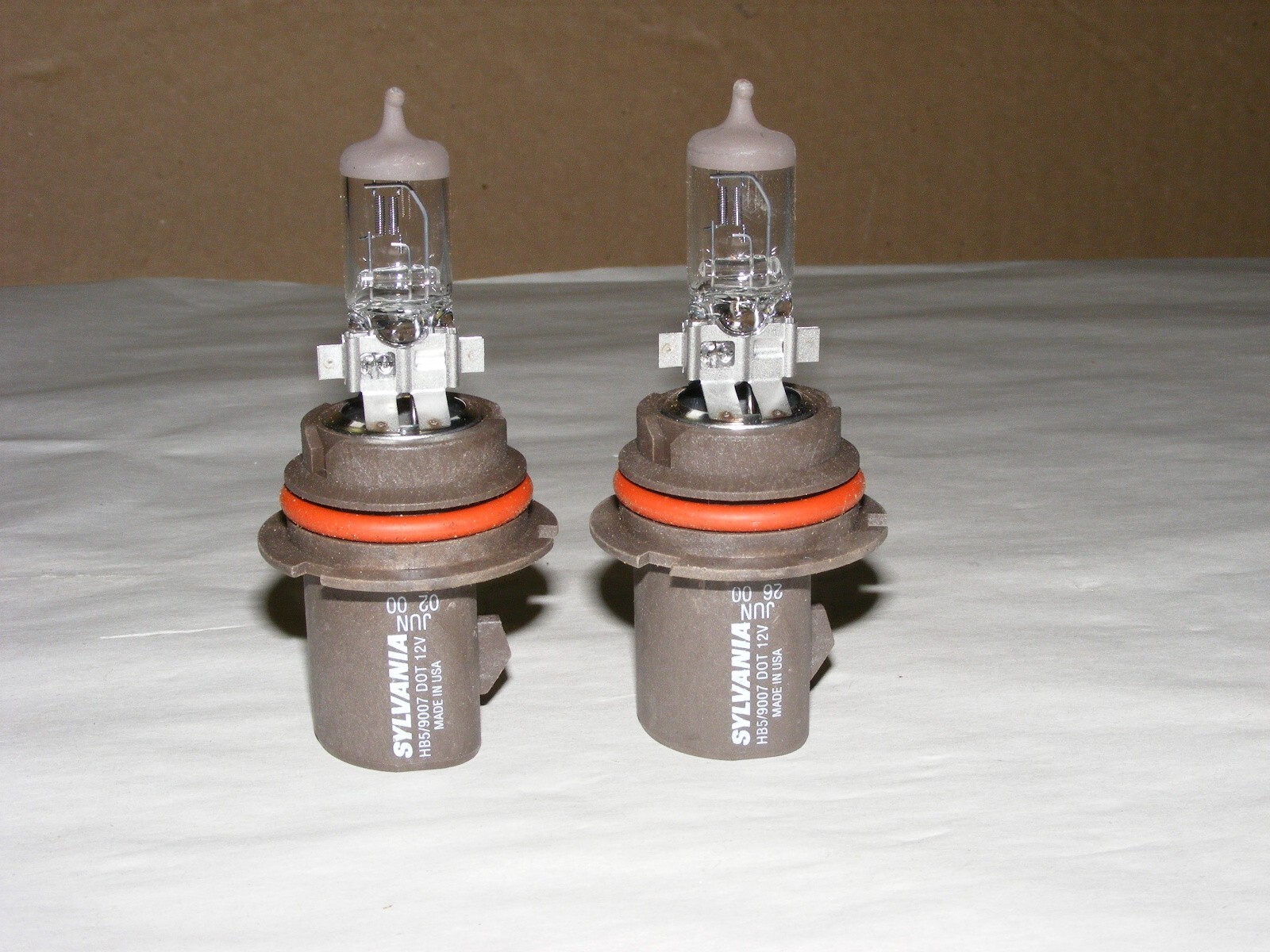 (2) Sylvania HB5 9007 Headlight Bulbs Lamp NOS