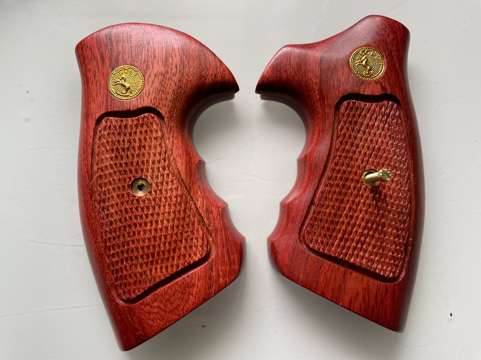 New Grip For Colt Python grips (I, E fr ame), Checkered Hard wood gold medallion