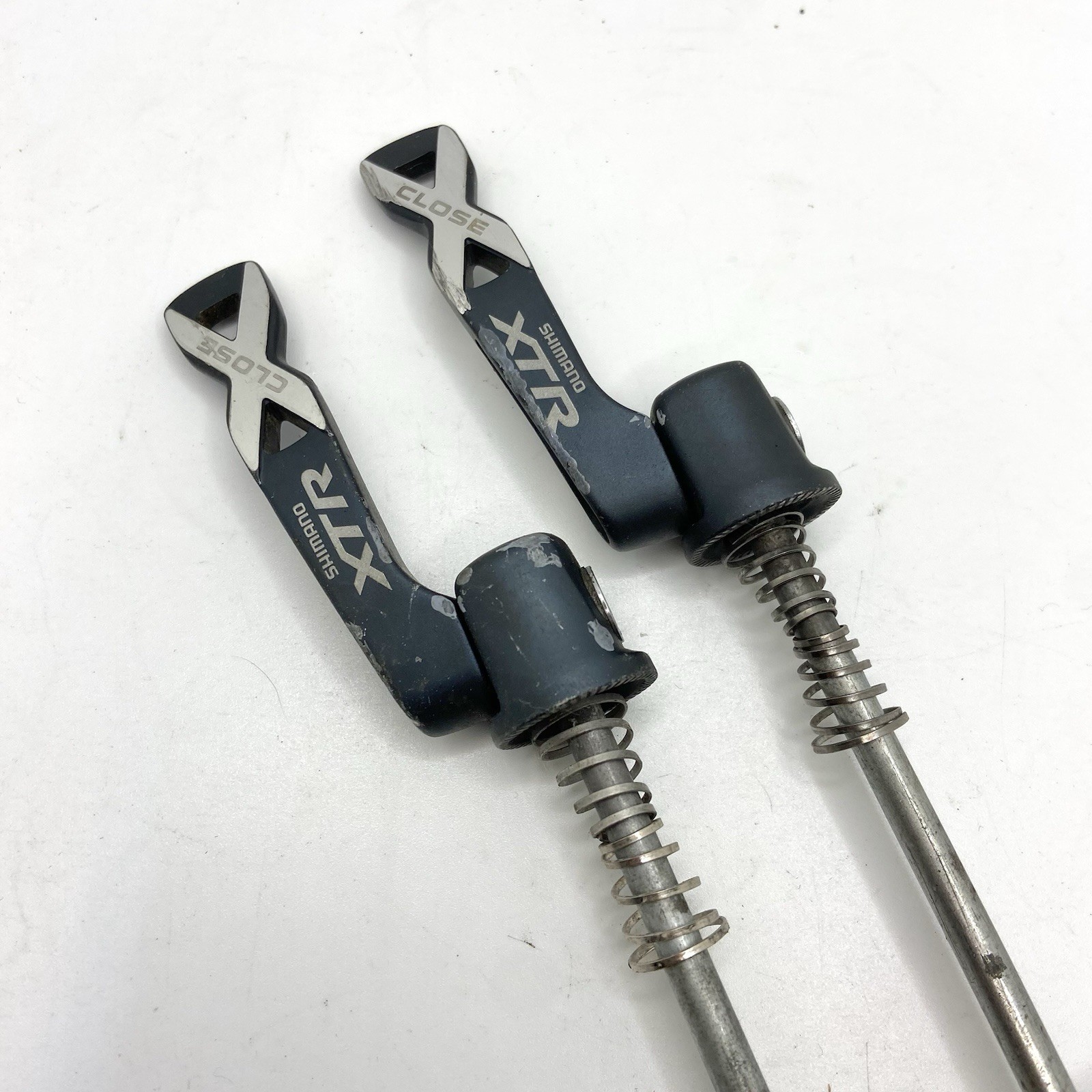 PAIR OF VINTAGE SHIMANO XTR M970 M975 QUICK RELEASE QR SKEWER SET MTB