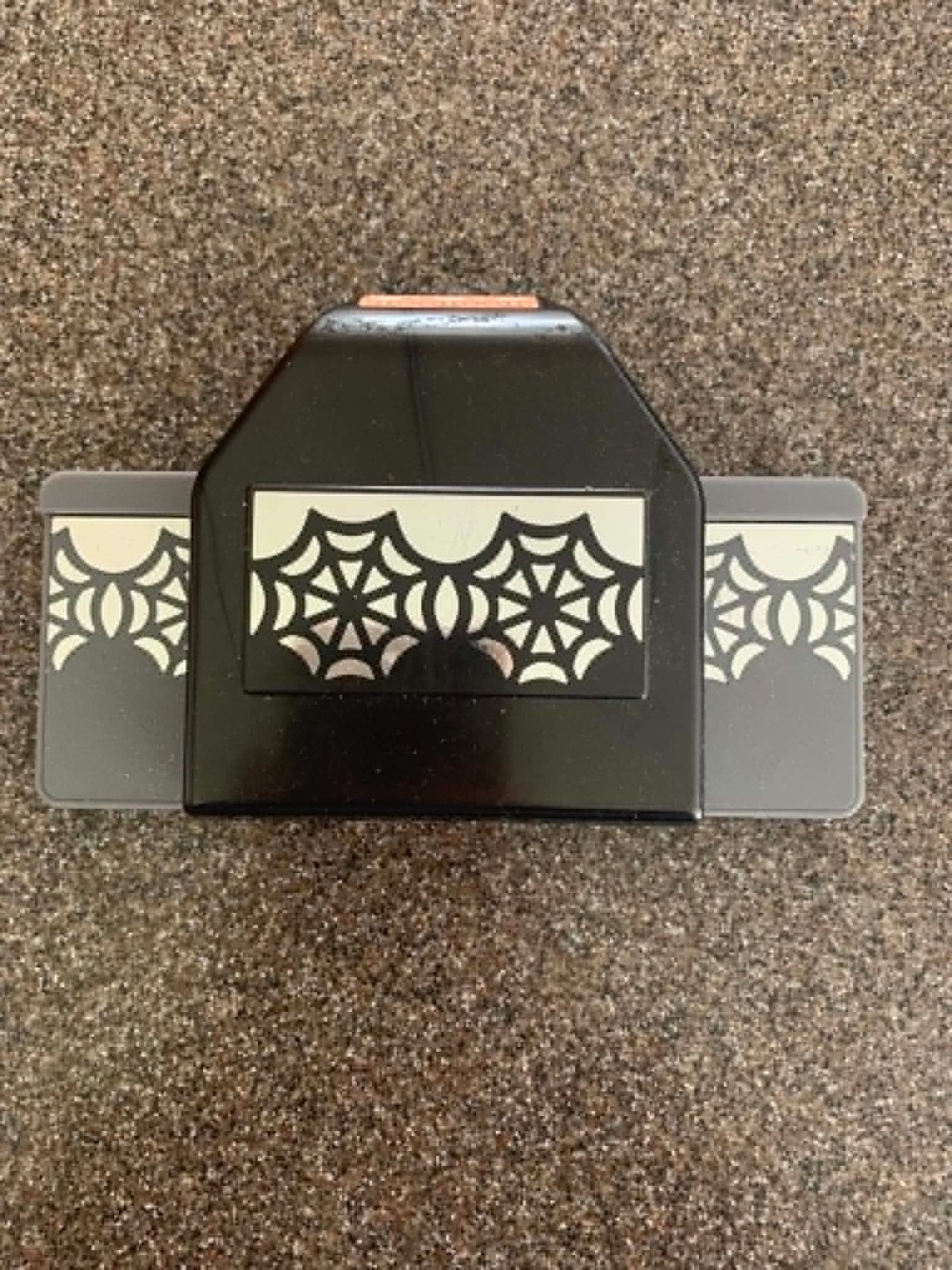EK SUCCESS EDGE SPIDER WEB PUNCH