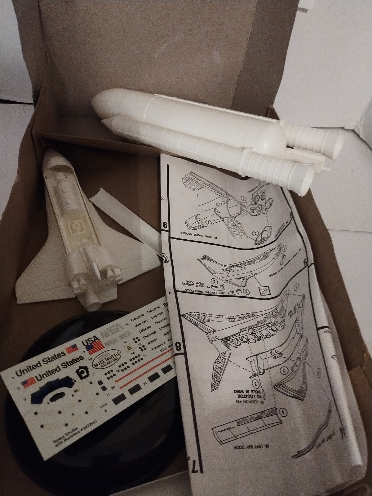 1995 Lindberg Snap Fit Space Shuttle Model Complete But Opened