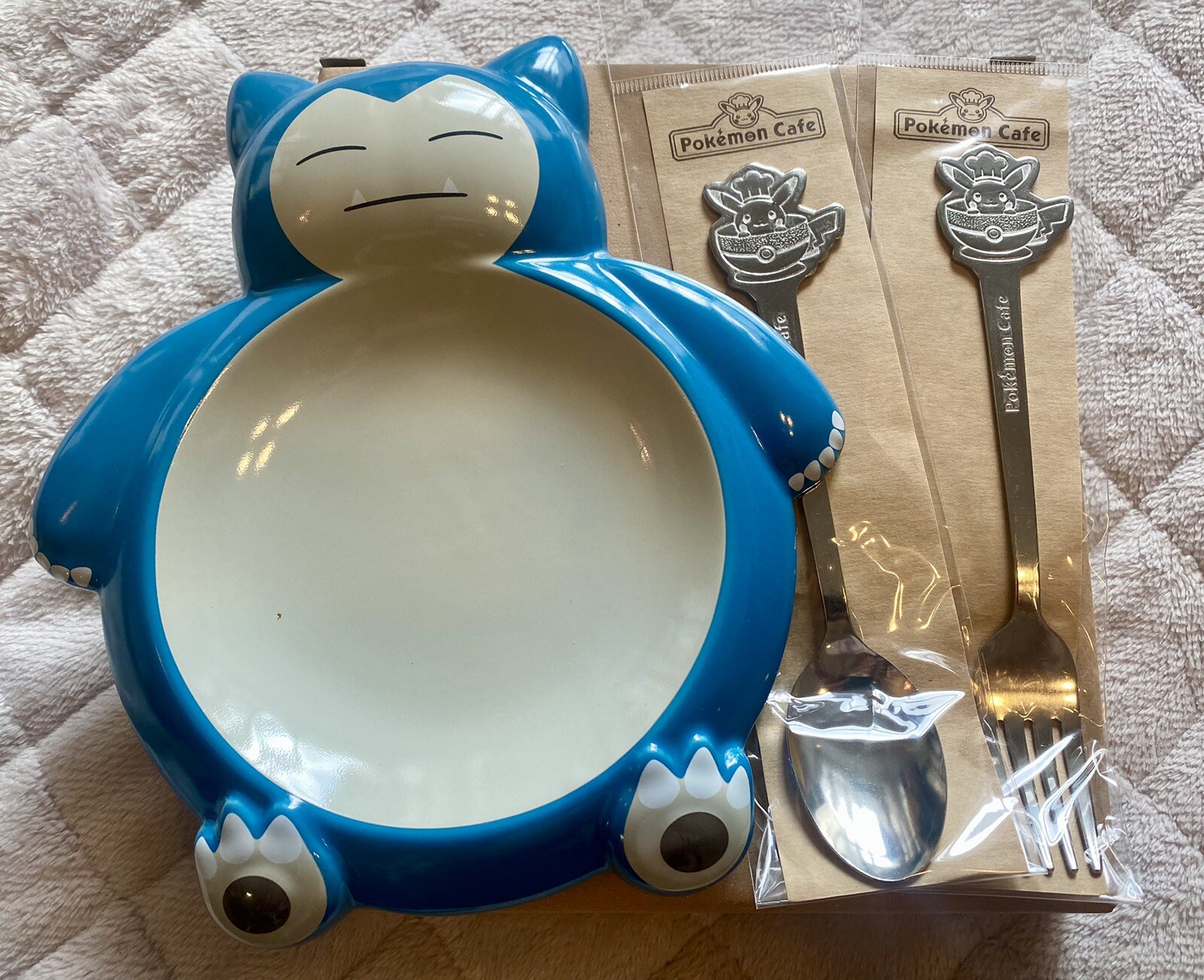 Pokemon Cafe SNORLAX Ceramic Plate & Pikachu Fork Spoon Set Pokémon Center Excl.