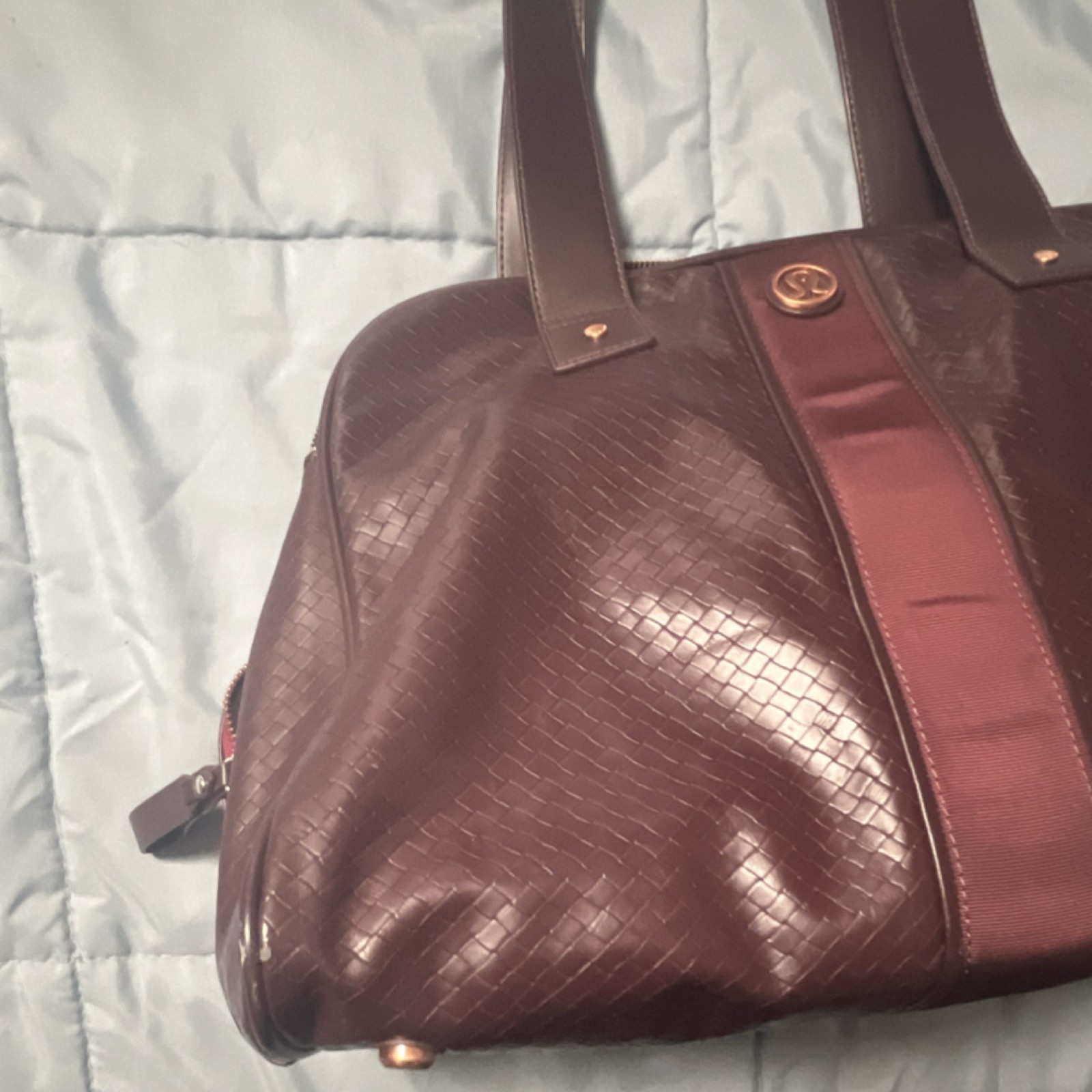 Lululemon Burgundy Gym Bag Polyester Zip Adjustable Strap Multifunction Compart…