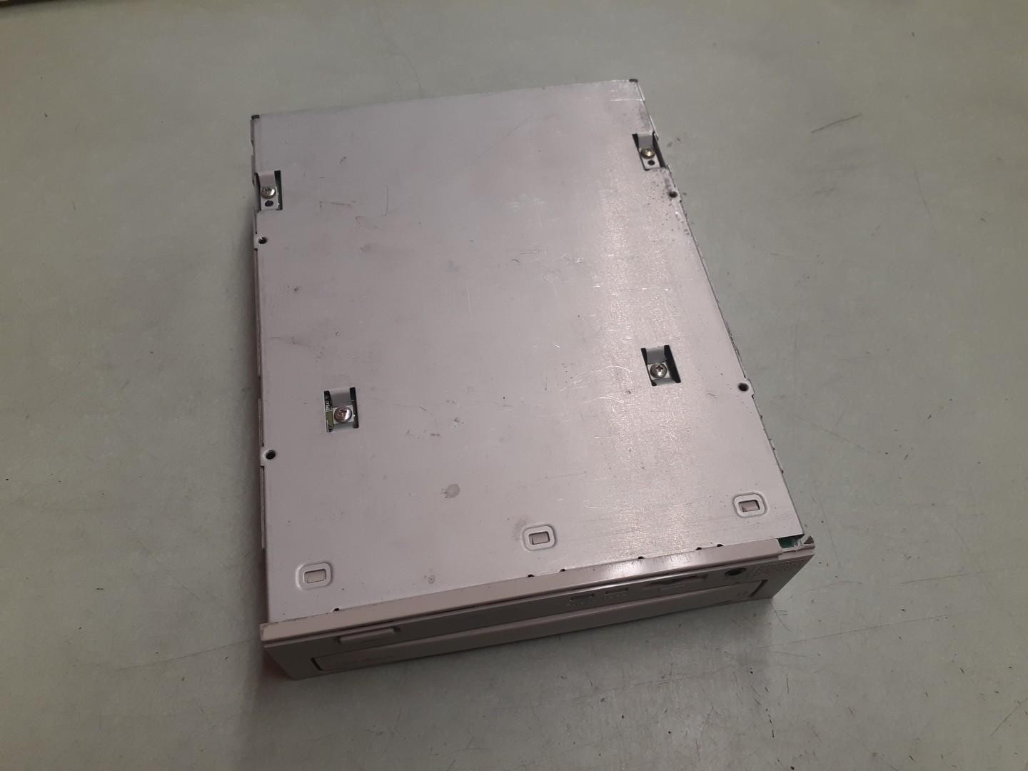 iOmega ZIPCD3840INT CD Rewritable Drive - Beige Bezel