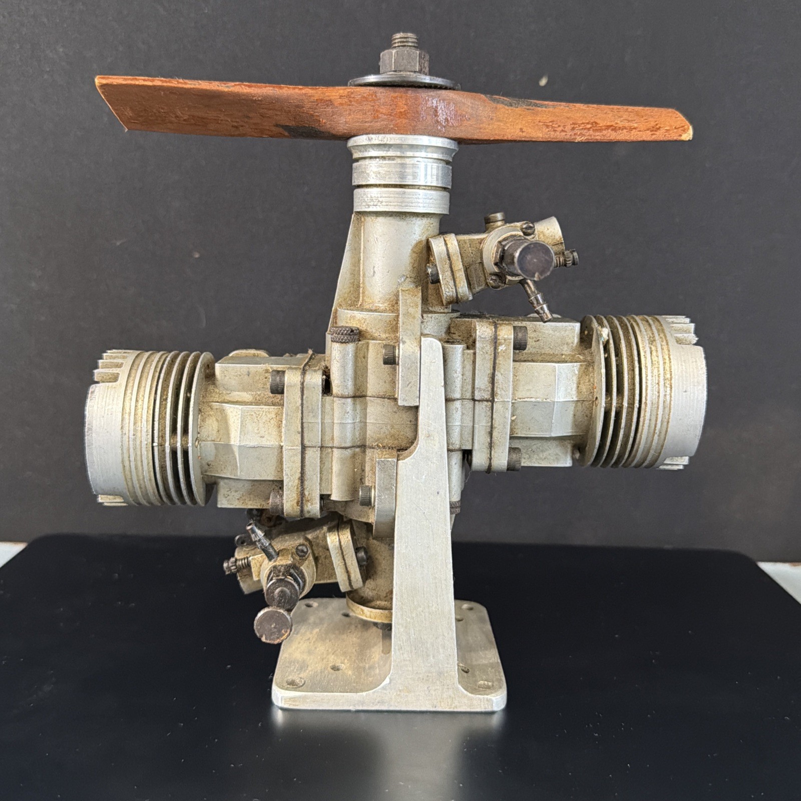 FOX Twin 120 RC 20cc Opposed Twin Vintage Engine Airplane Motor