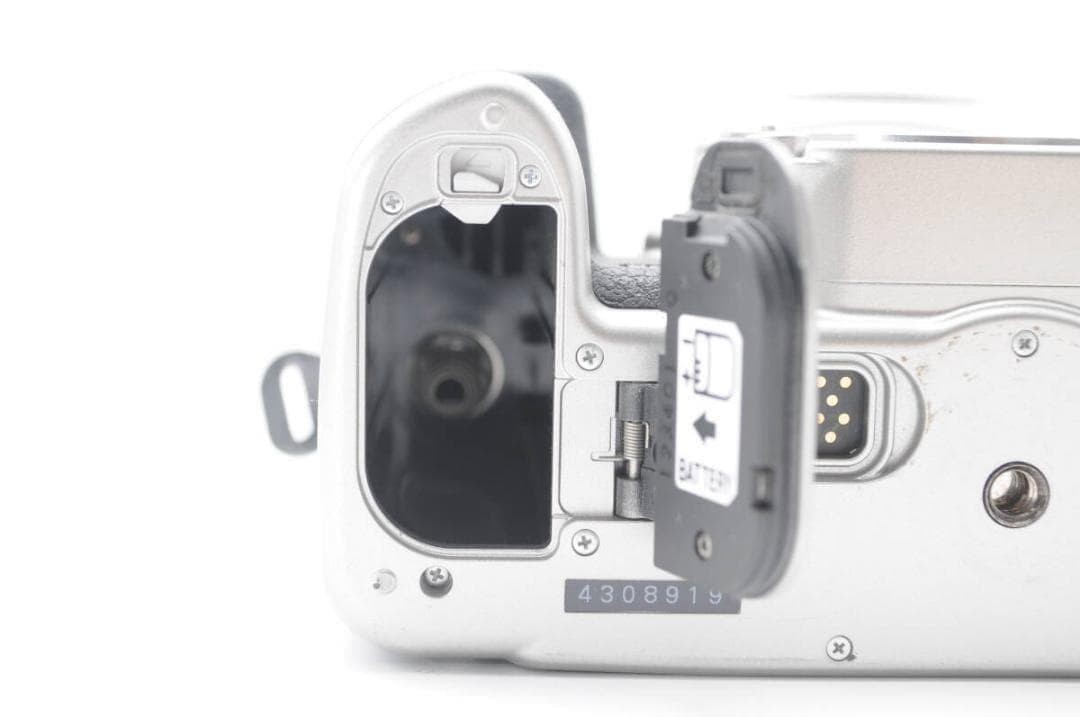 Shutter Count: 7239 Pcs PENTAX K-5 Premium Silver Edition