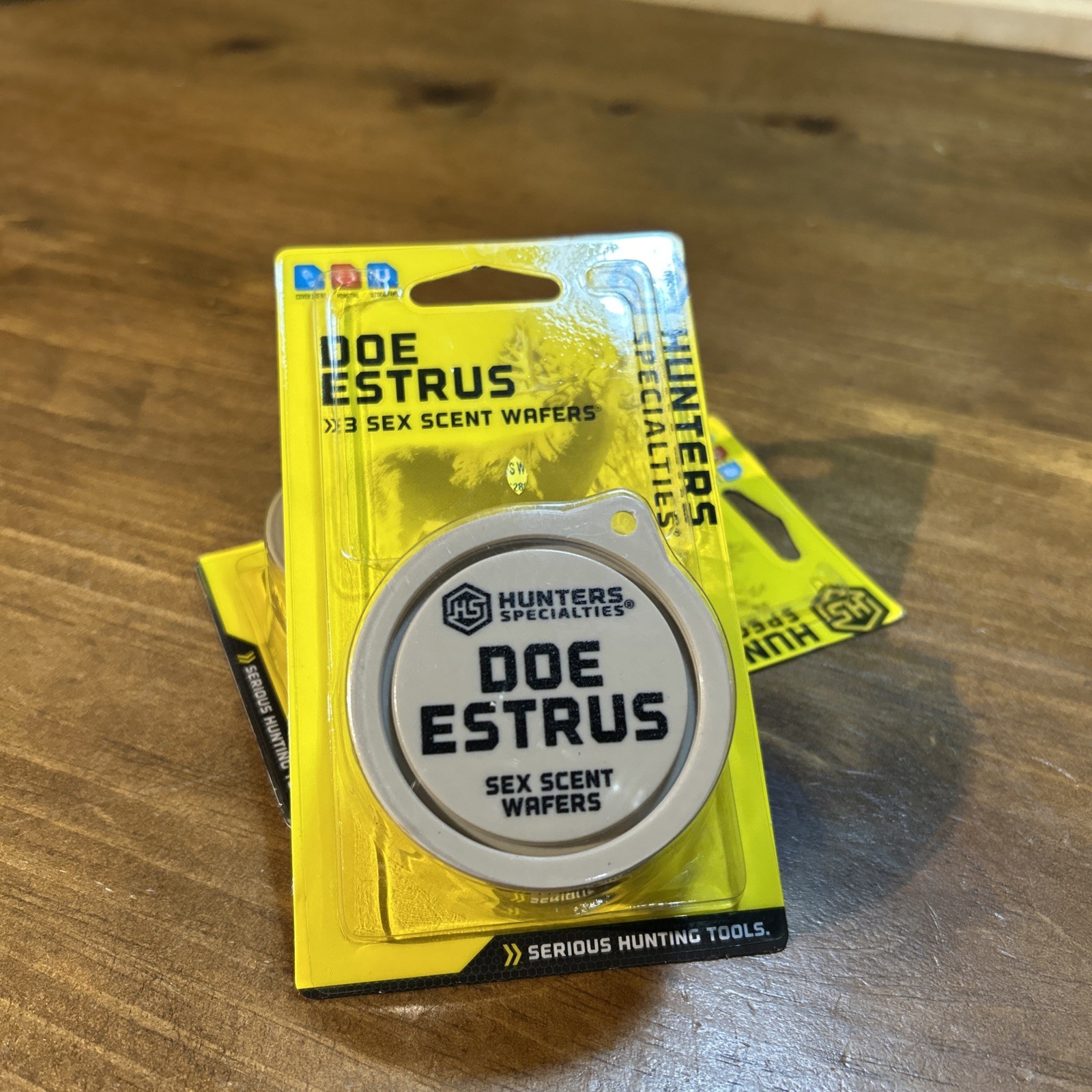 (2) Hunter Specialties DOE ESTRUS Synthetic Cover Scent Wafers 3 Pack