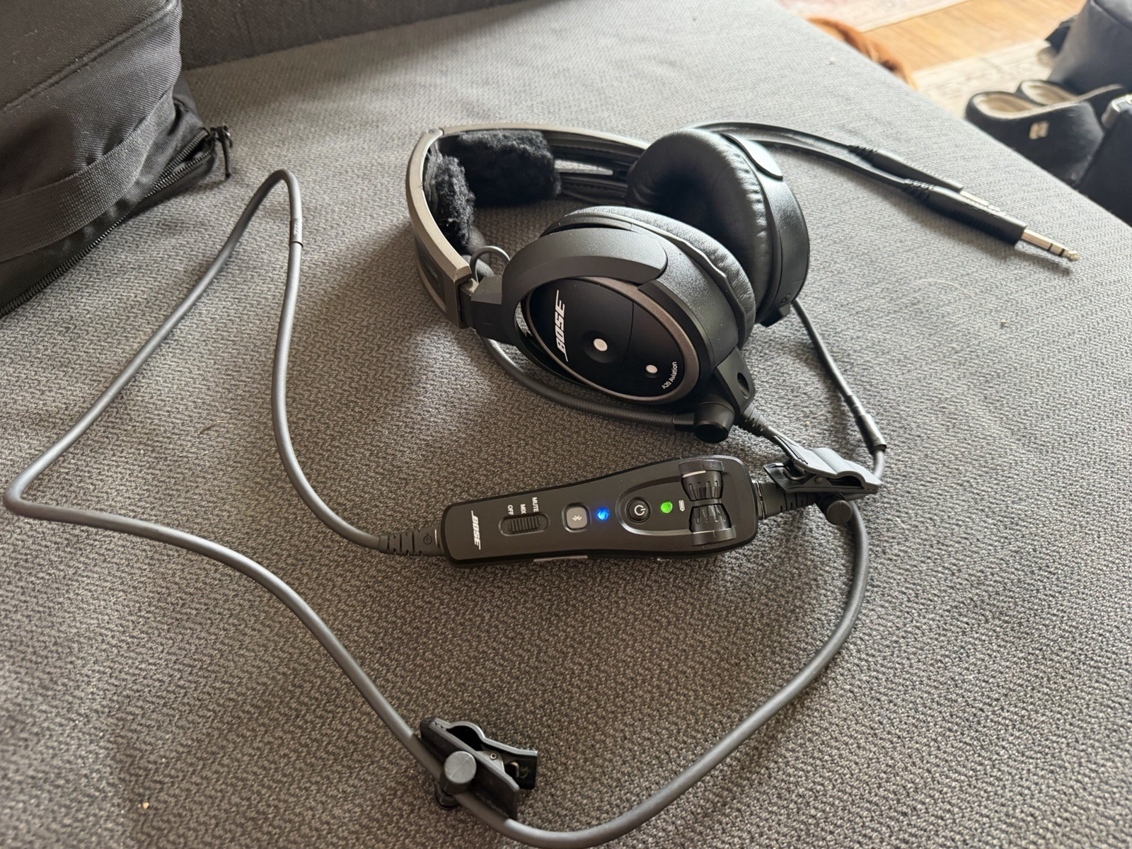 Bose A20 Aviation Headset Bluetooth Dual Plug GA Pilot Headset w/ Case NICE