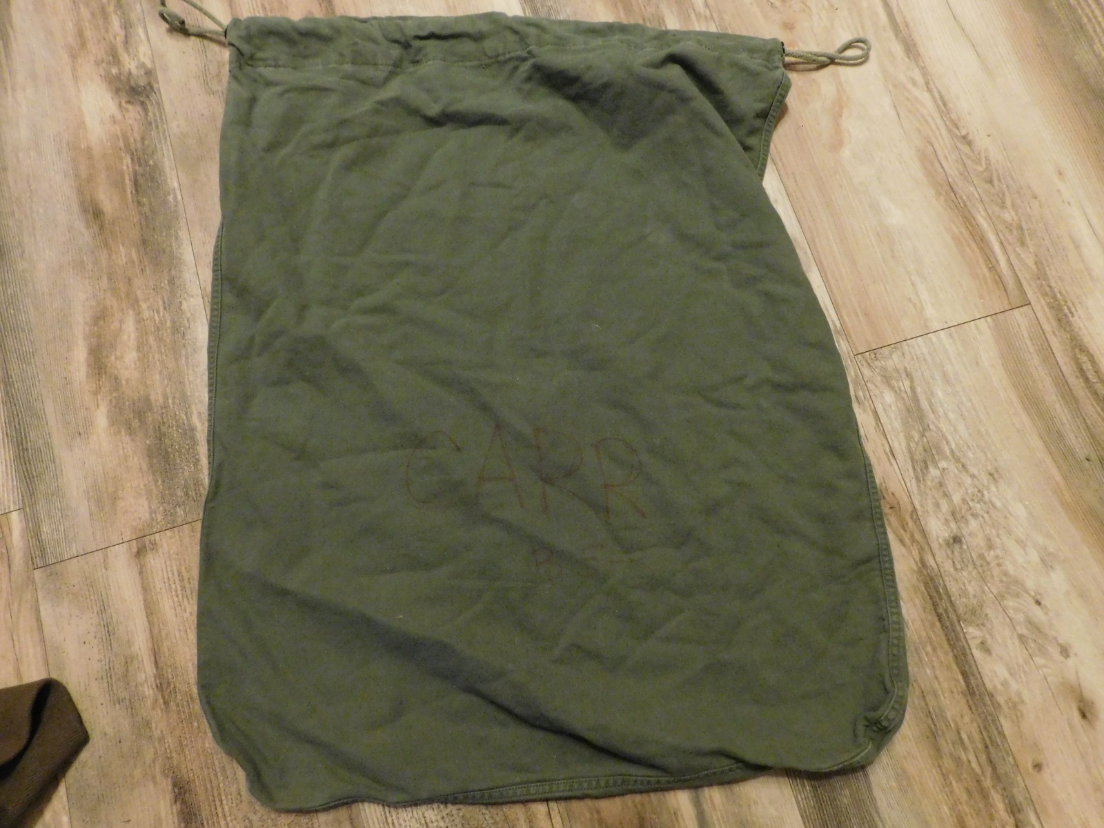 US MILITARY GREEN BARRACKS BAG