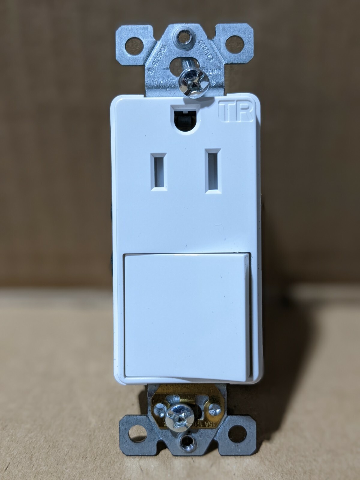 5 pc Decorator Switch TR Outlet Tamper Resistant Device Combo Single Pole White