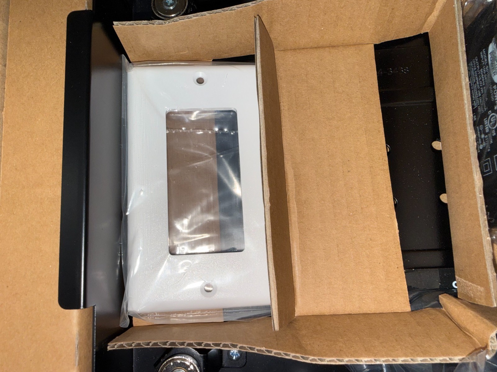 iPort CM-IW2000 In-Wall Control Mount 70091 for Apple iPad