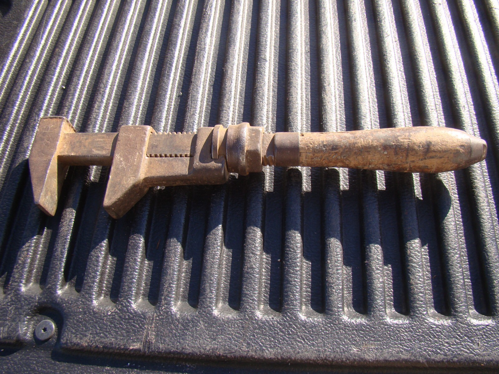 Antique Bemis & Call Co.  14 3/4" Monkey Wrench Railroad Springfield Michigan