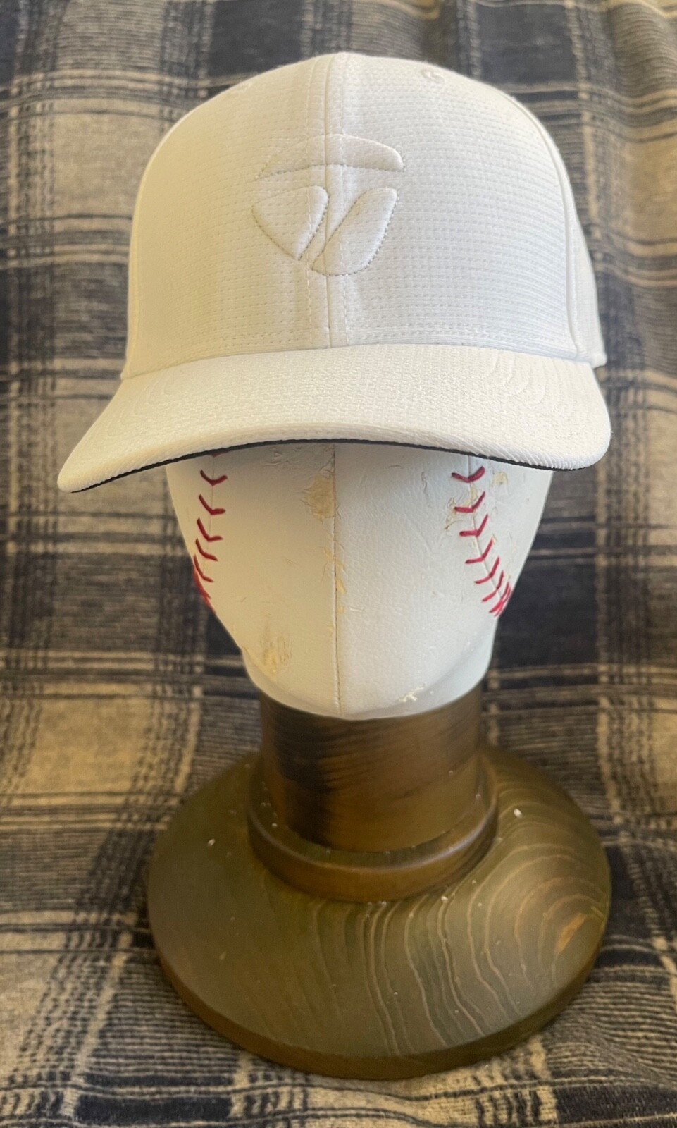 Taylor  Made all white golf hat snapback One Size baseball hat