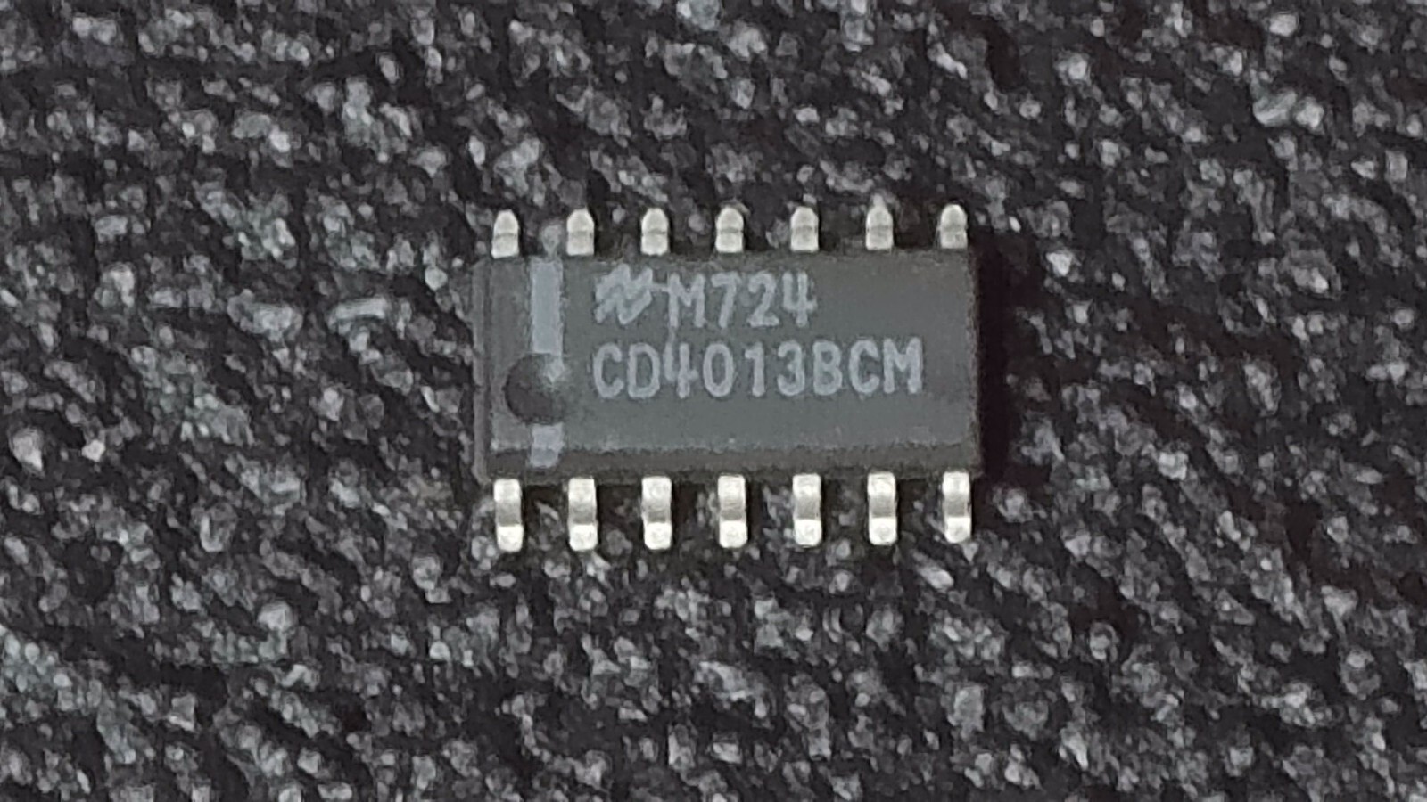 National Semiconductor CD4013BCM Dual D-Type Flip-Flop IC SOIC14 - New