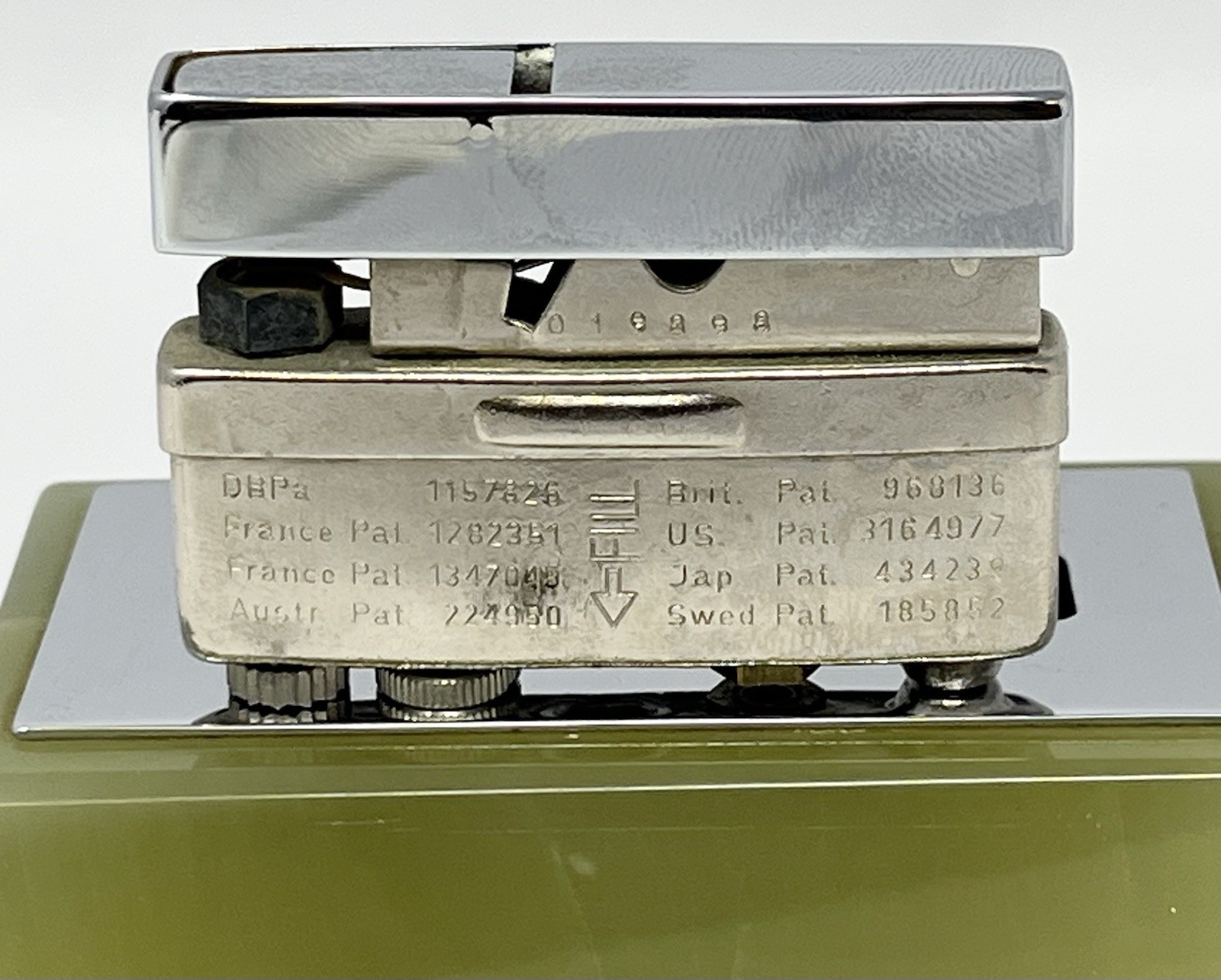 Consul Onyx Desktop Lighter