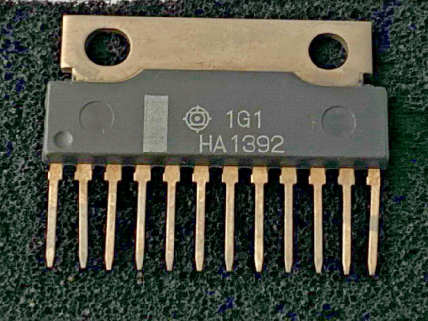 Hitachi HA1392 4 to 7 watt audio power amplifier integrated circuit