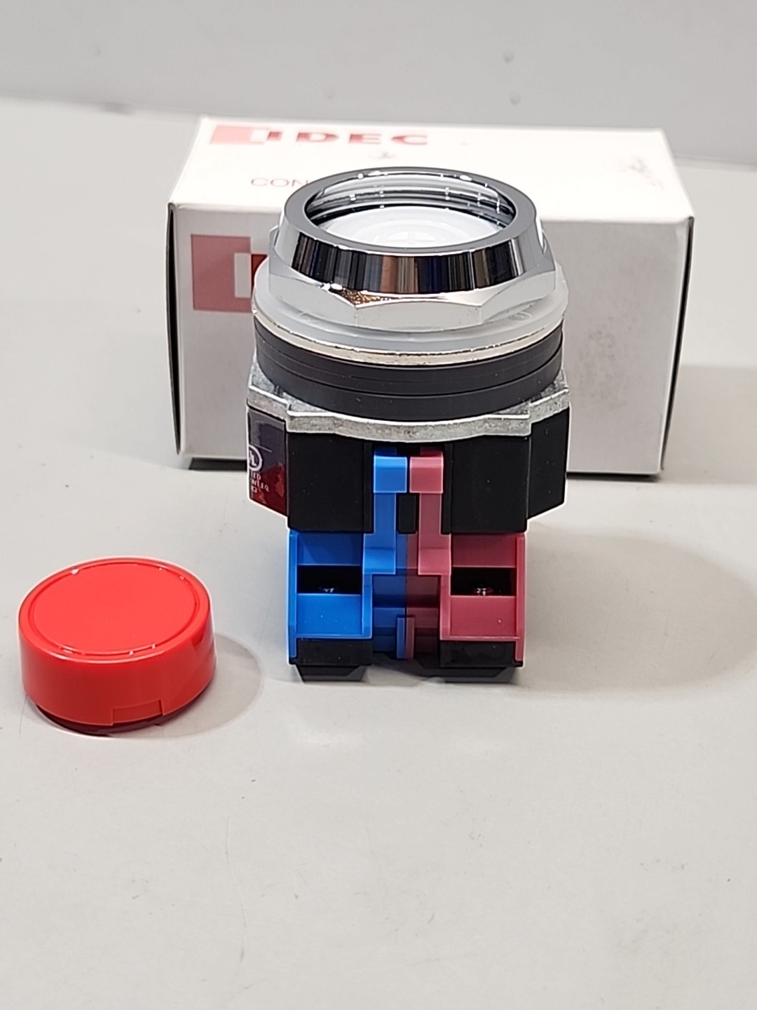 IDEC ABD211NUR PUSHBUTTON