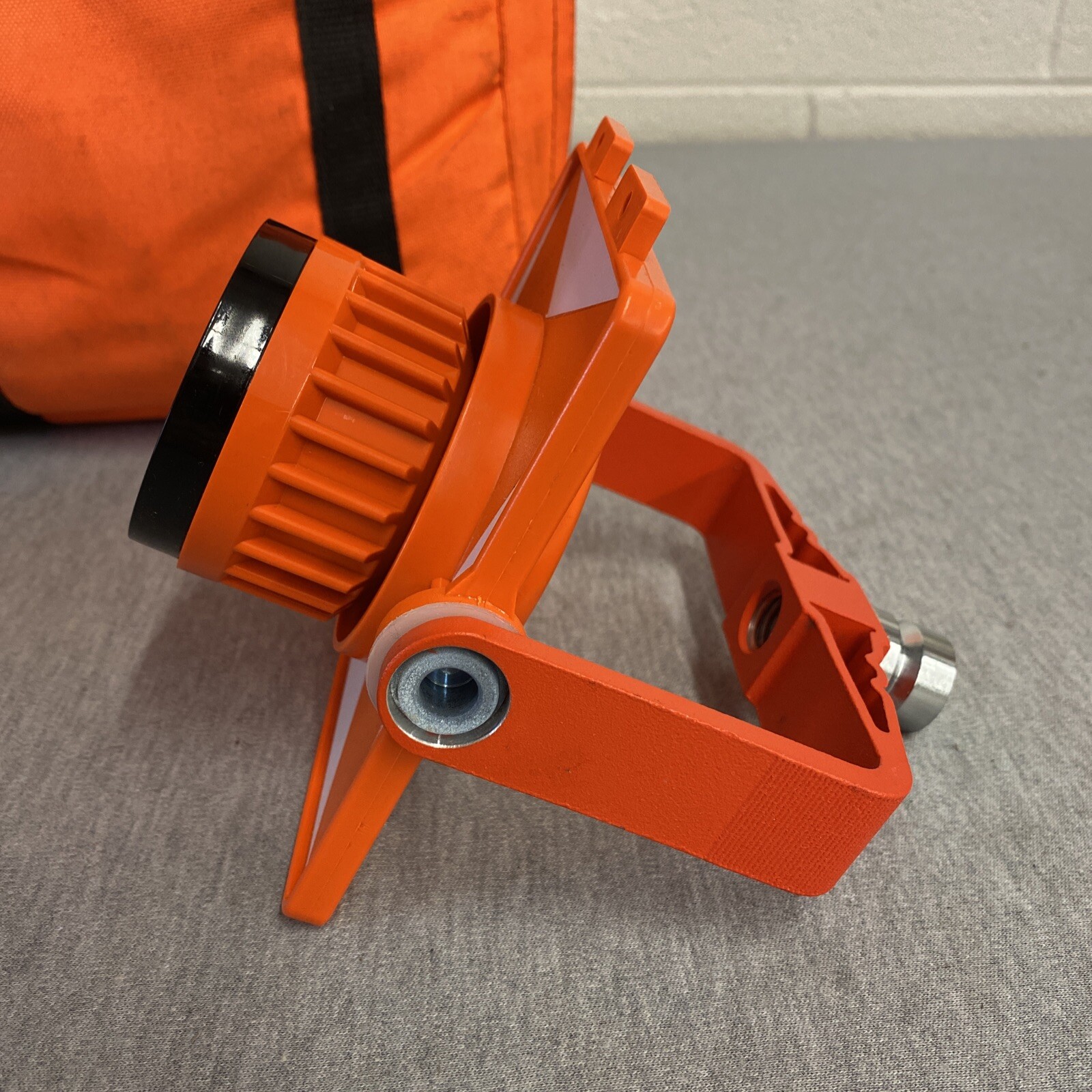 CST Berger 63-2010M 0/30mm Single Tilt Cannister Prism W/ Metal Yoke & Bag