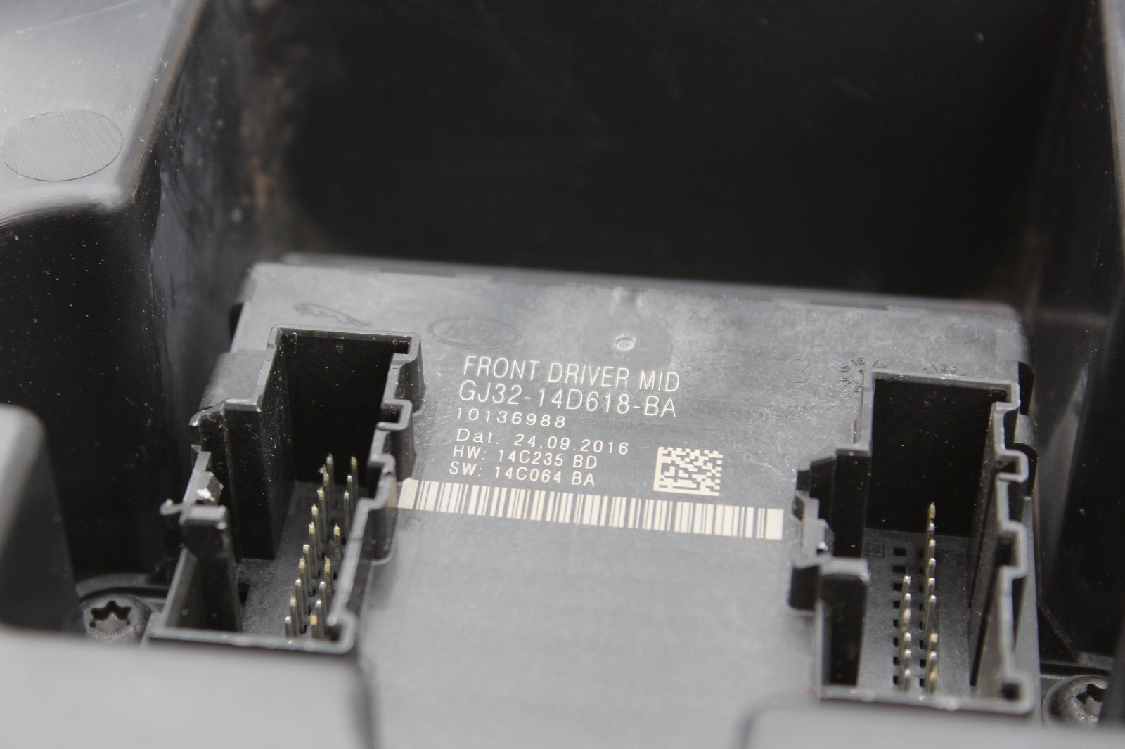 2017 JAGUAR XE DRIVER LEFT FRONT REAR MID CONTROL MODULE R643