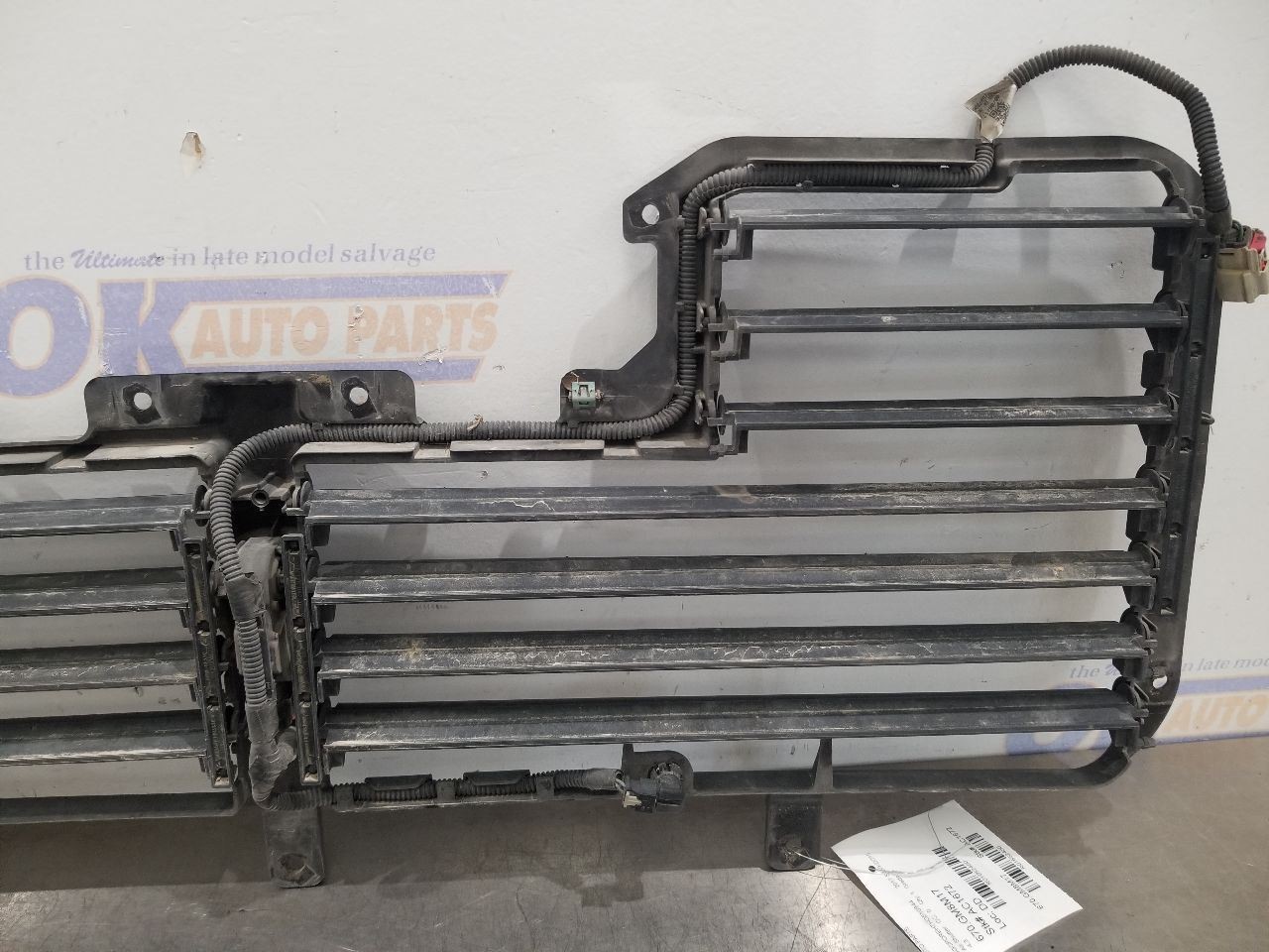 17 CHEVY SILVERADO 1500 4.3L AIR SHUTTER
