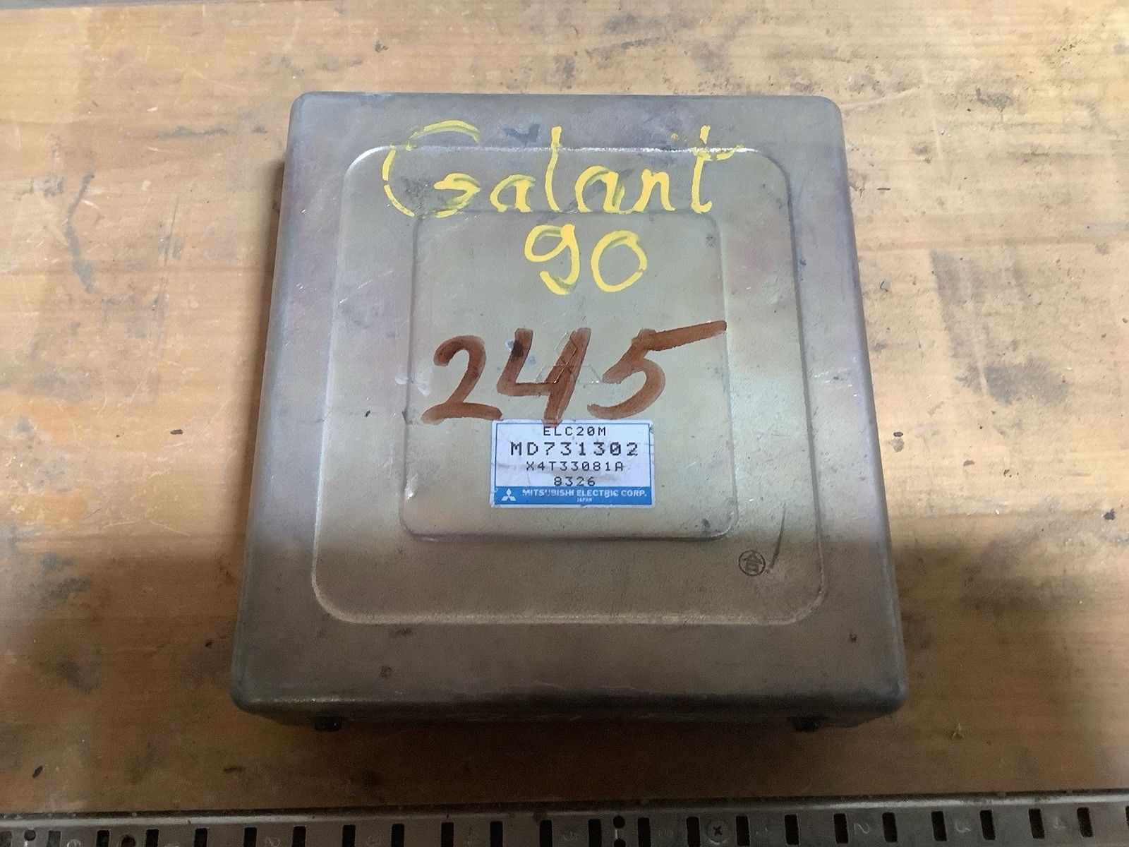 Mitsubishi Galant MD731302 Transmission Control Module (B-245)