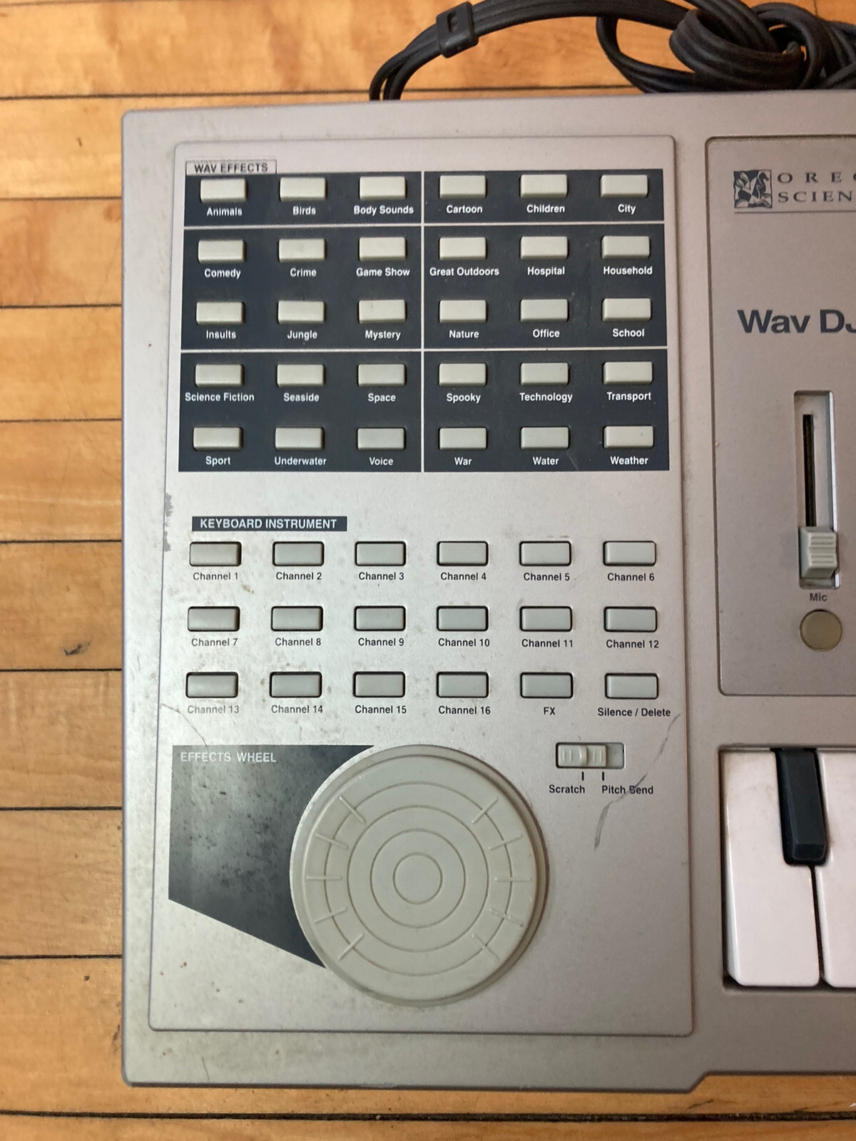 Oregon Scientific WAV DJ VM-108 Includes Cables No Driver