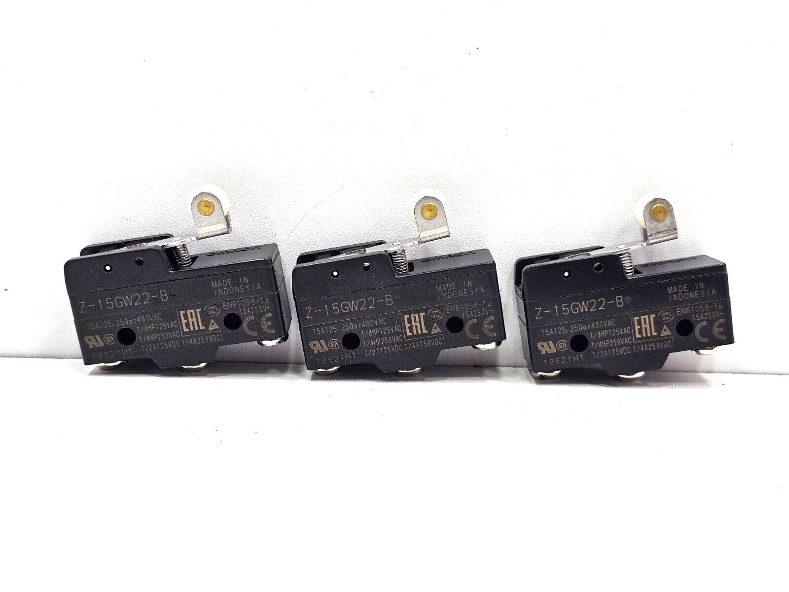 Z-15GW22-B  OMRON LIMIT SWITCH LOT OF 3