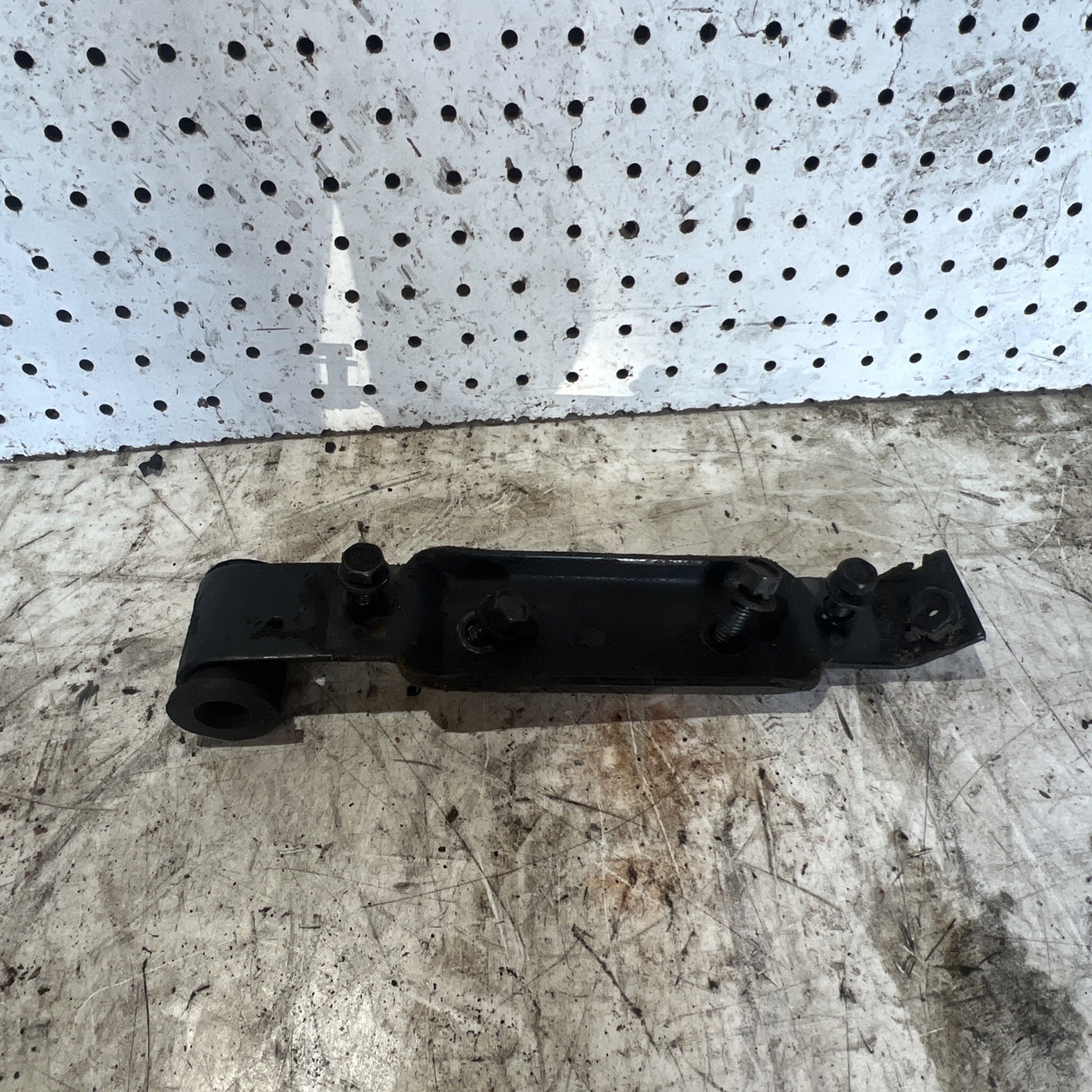 OEM 1994-2003 Dodge Ram 2500 3500 NV4500 Transmission Mounting Bracket Mount