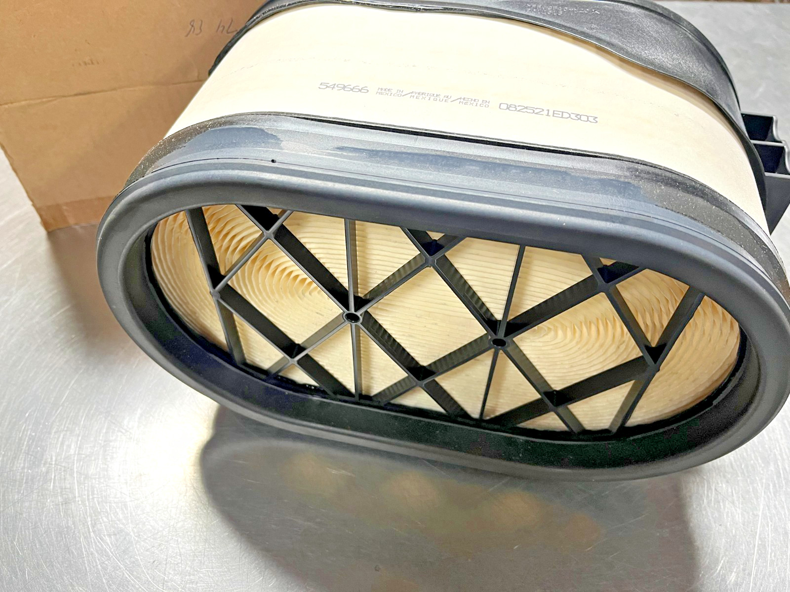 49666 Genuine WIX AIR FILTER 549666