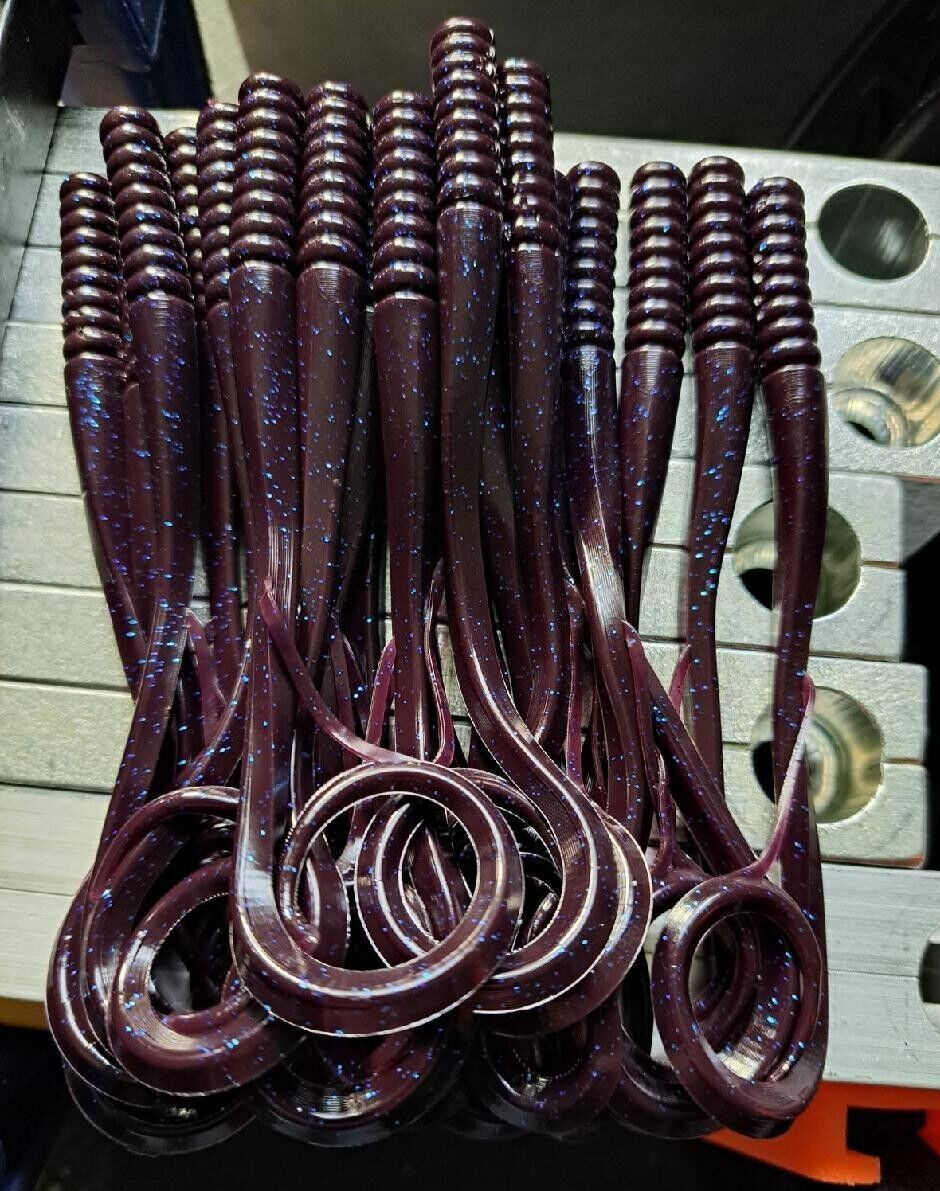 Engulf Baits  7" BUNGEE REFLEX WORMS in Blue Fleck----ENGULF BAITS 12 ct.