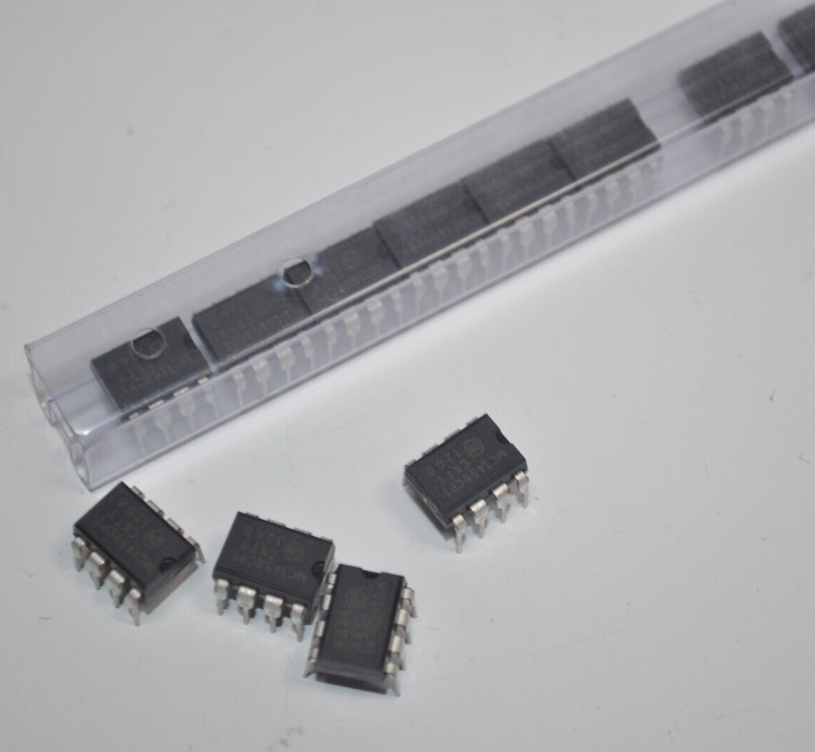 Lot of 30 NEW ON SEMICONDUCTOR DIP-8 Op Amp IC Model# MC1458CP1