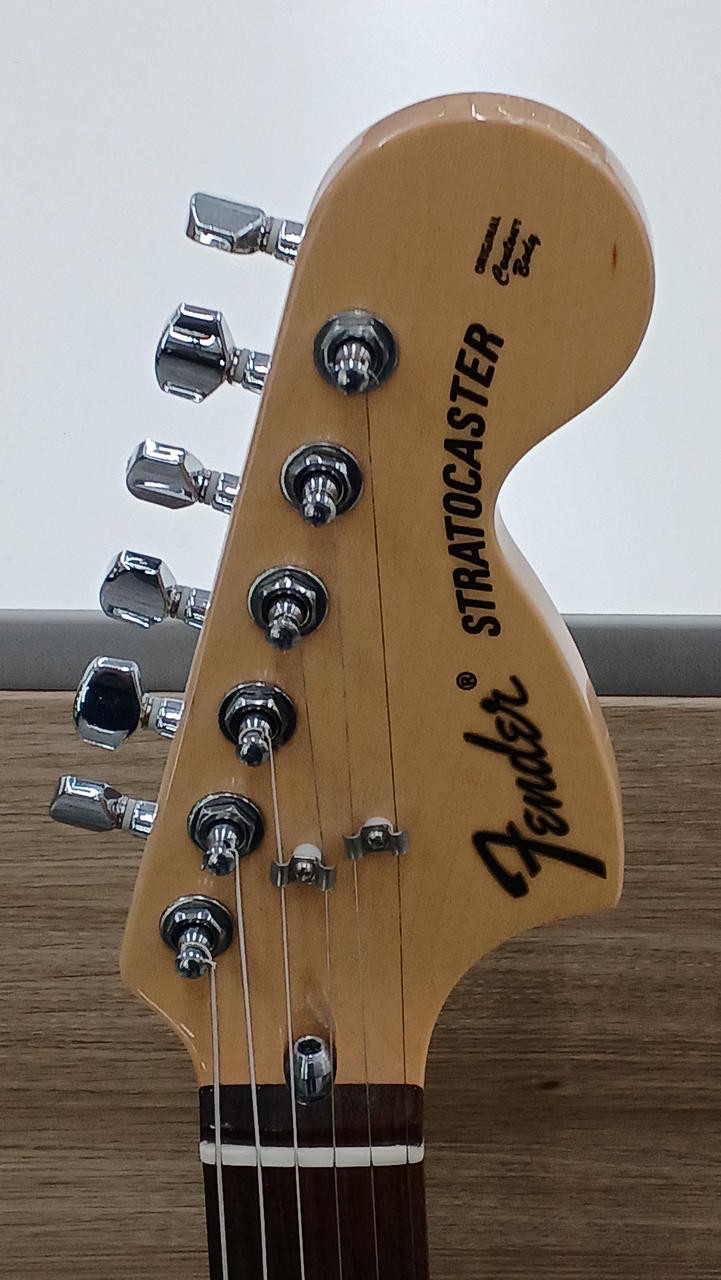 FENDER JAPAN ST72 73068