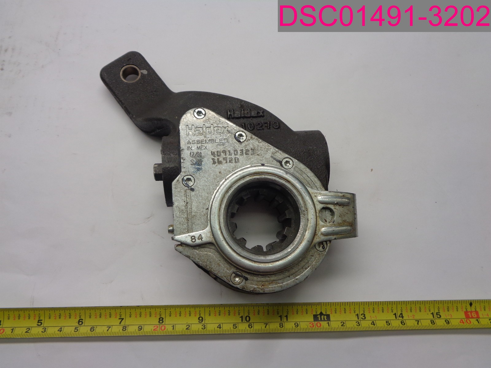 Haldex 40910323 Automatic Brake Slack Adjuster. 6" Arm Length, 1-1/2" Spline Dia