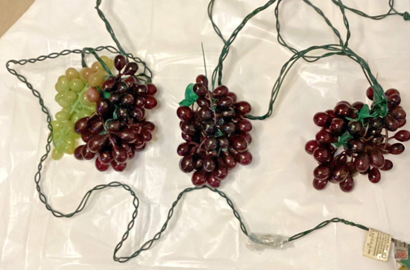 GRAPE CLUSTER LIGHTS 5 Clusters On String Indoor/Outdoor String Lights