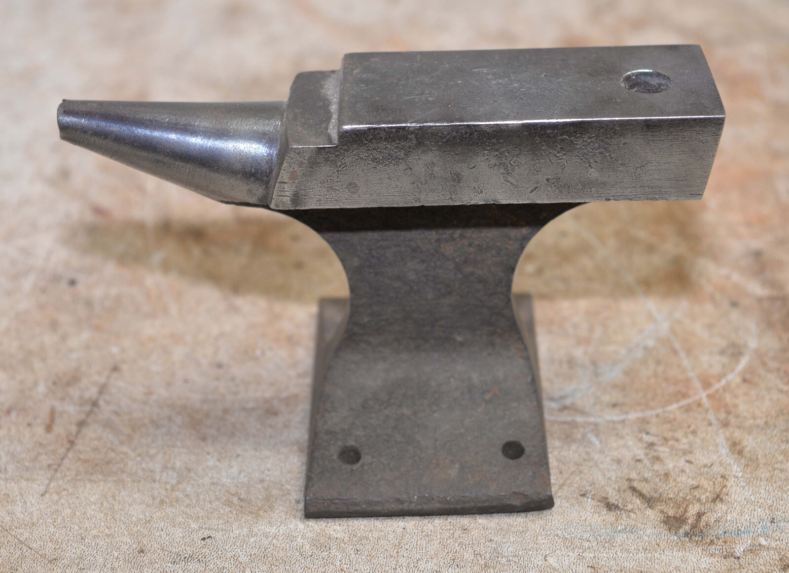 Very nice jewelers anvil 4 1/2 lb collectible blacksmith metal working tool