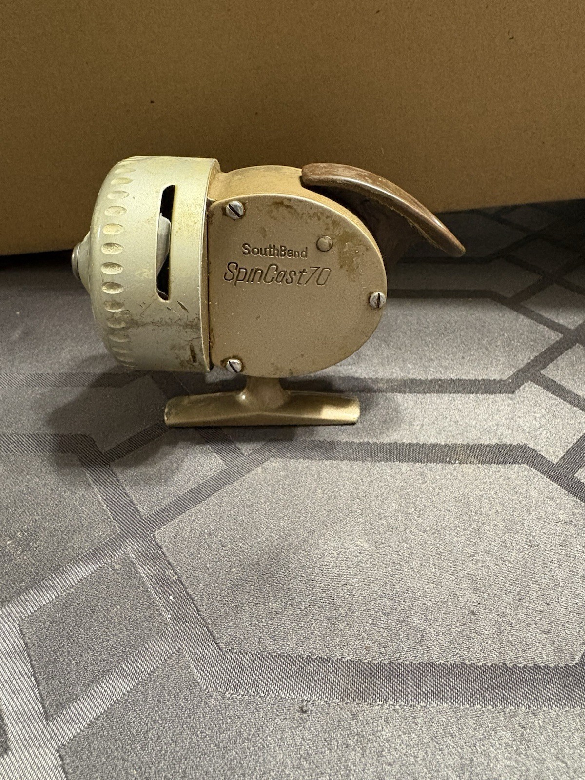 Vintage Fishing Reel SouthBend SpinCast 70 Collectible