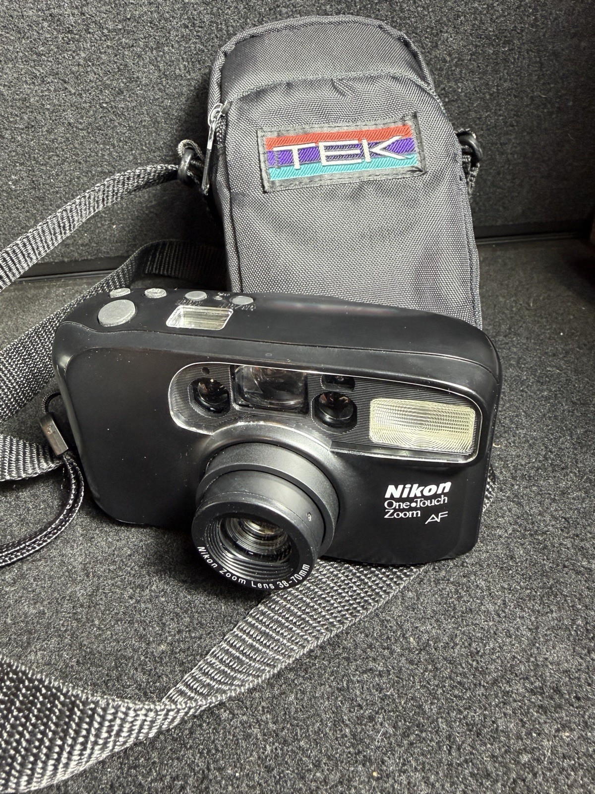 Nikon One Touch Zoom AF 35mm Point & Shoot Camera Zoom 38-70 MM w/ Belt Case