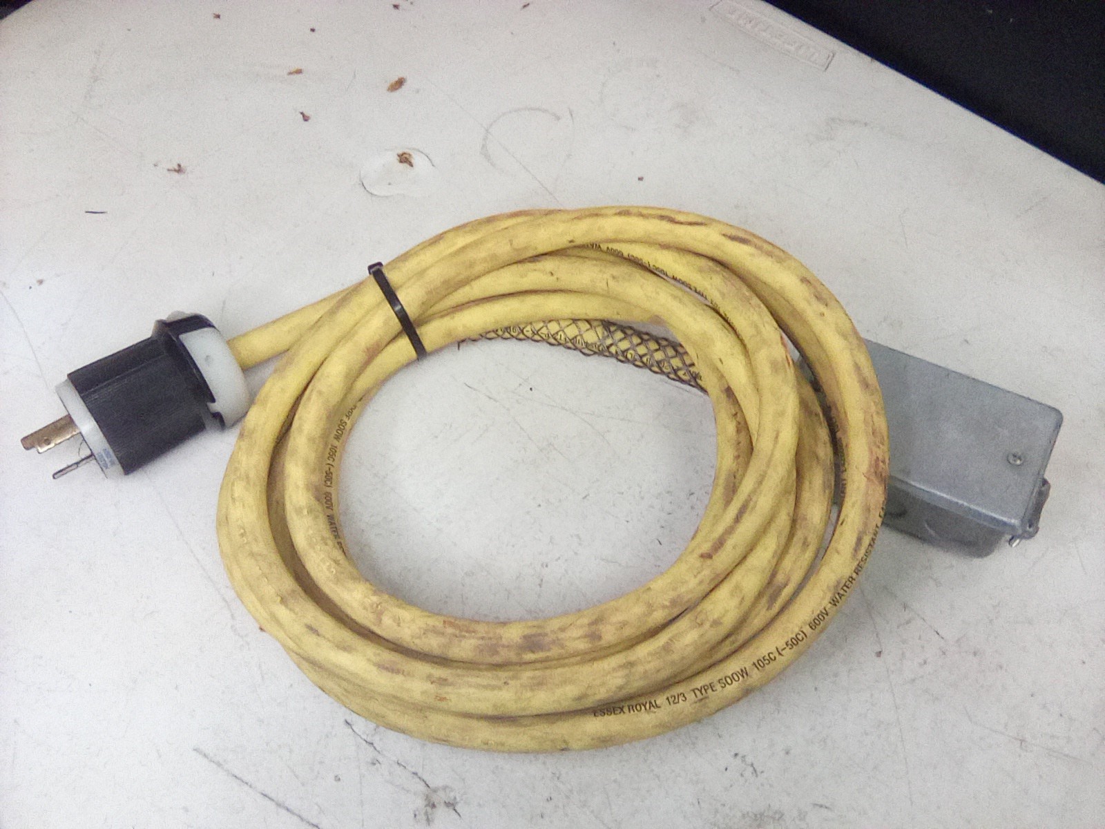 Essex Royal 600v Type S00W Cord W/Hubbell HBL2321 20A 250V Connector & Steel Box