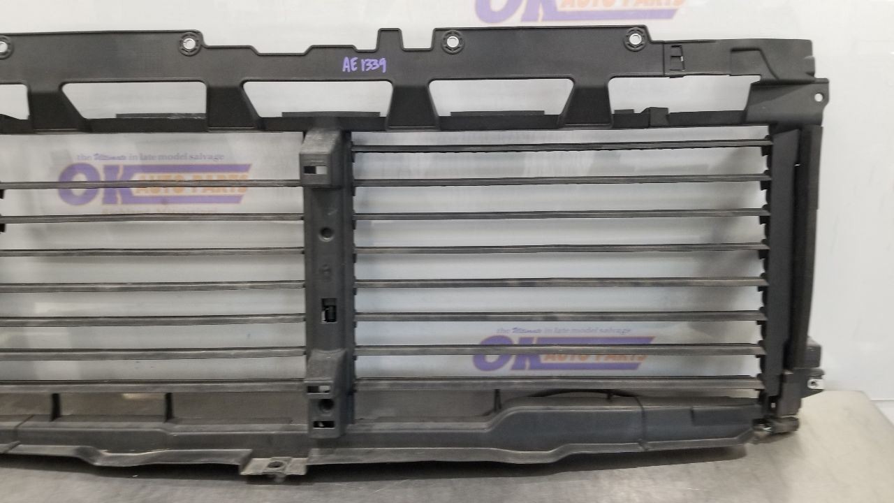 20 CHEVY SILVERADO 2500 UPPER AIR SHUTTER 6.6L DIESEL