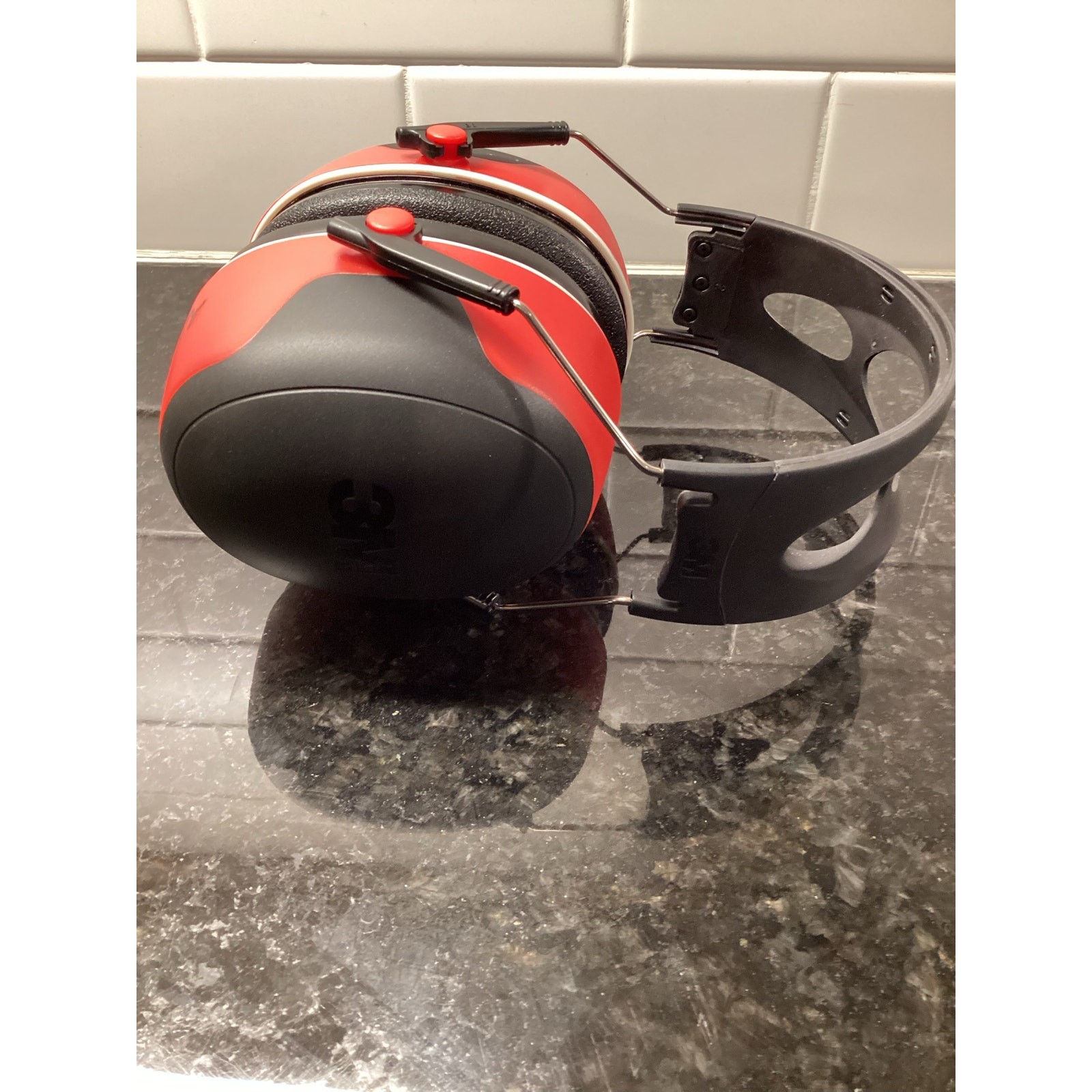 3M Pro-Grade noise - reducing earmuff
